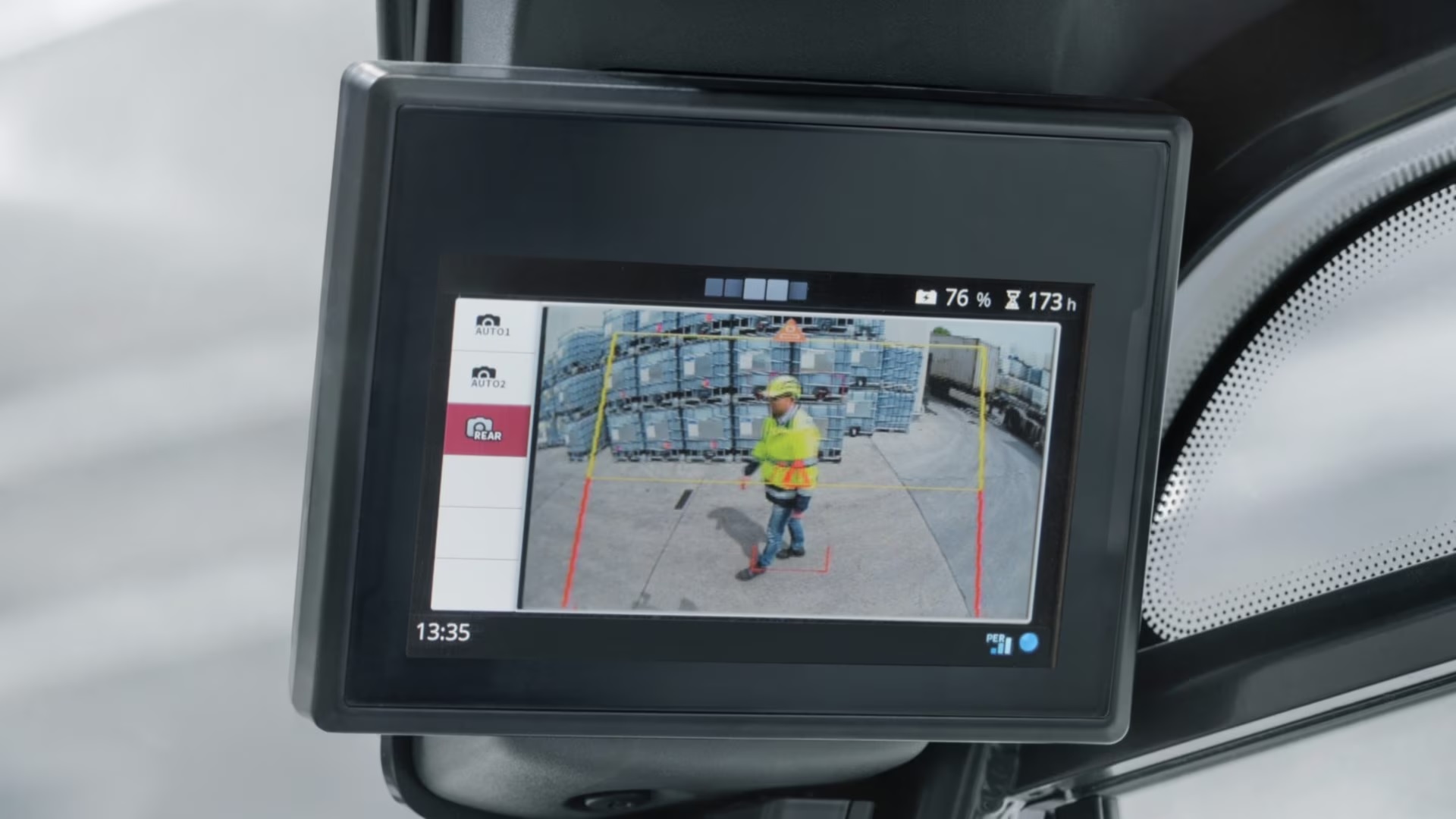 Reverse Assist Camera opera in modo visivo e sonoro