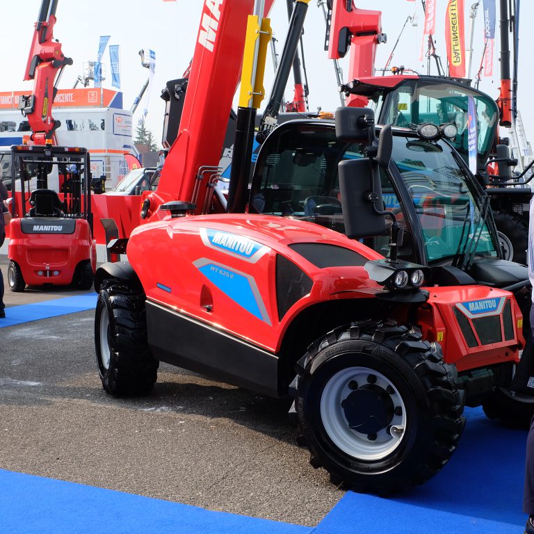 Manitou si è presentata anche con il modello compatto elettrico MT 625e