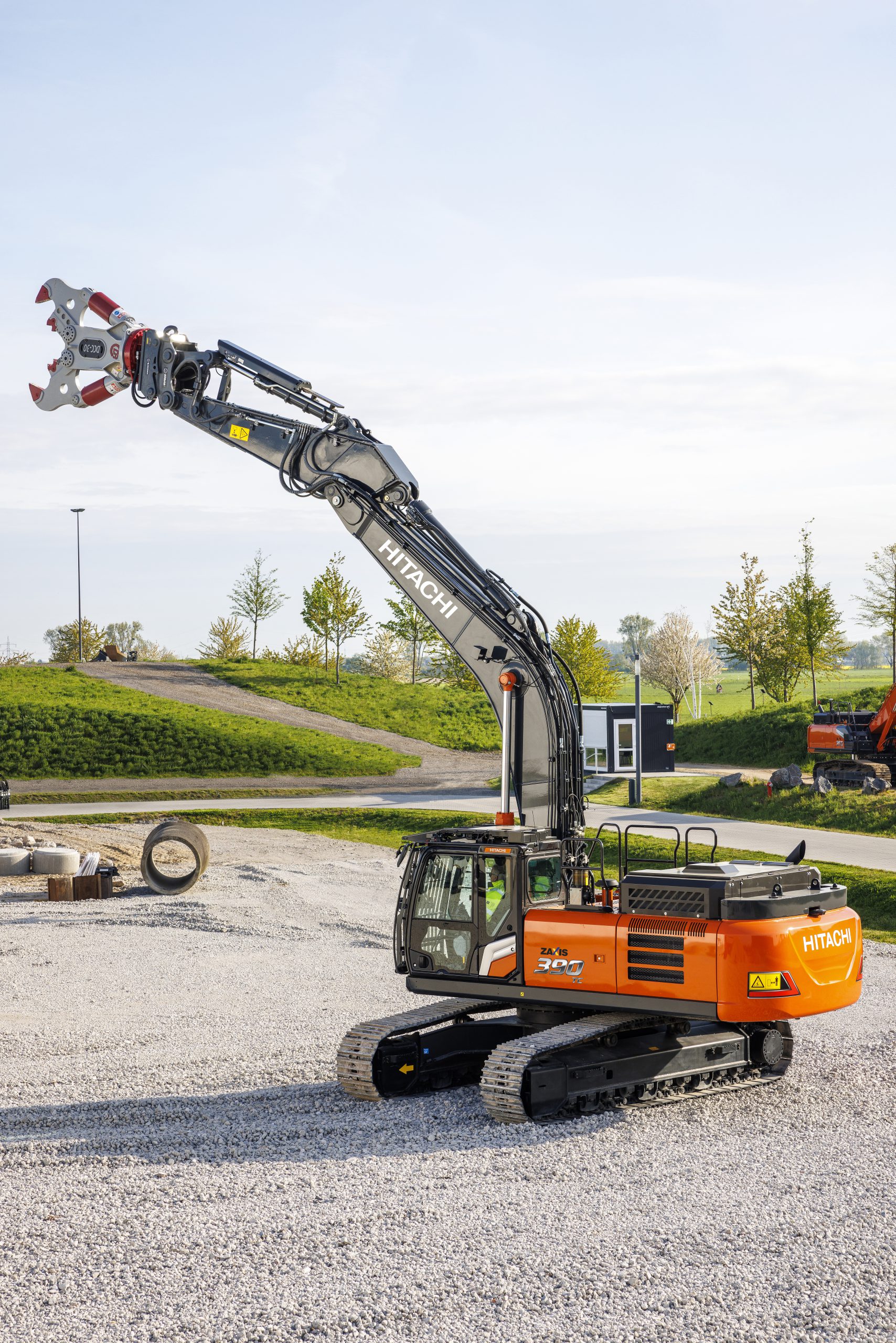 Hitachi si presenta con il suo nuovo ZX390TC-7