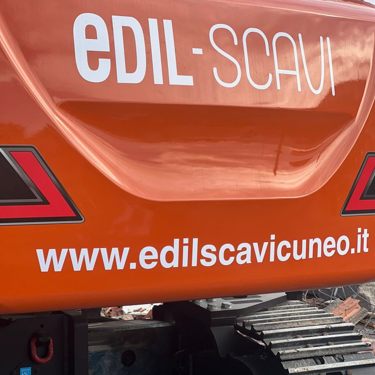 Hitachi ha venduto il primo ZX400MC-7 alla EDIL-Scavi di Cuneo