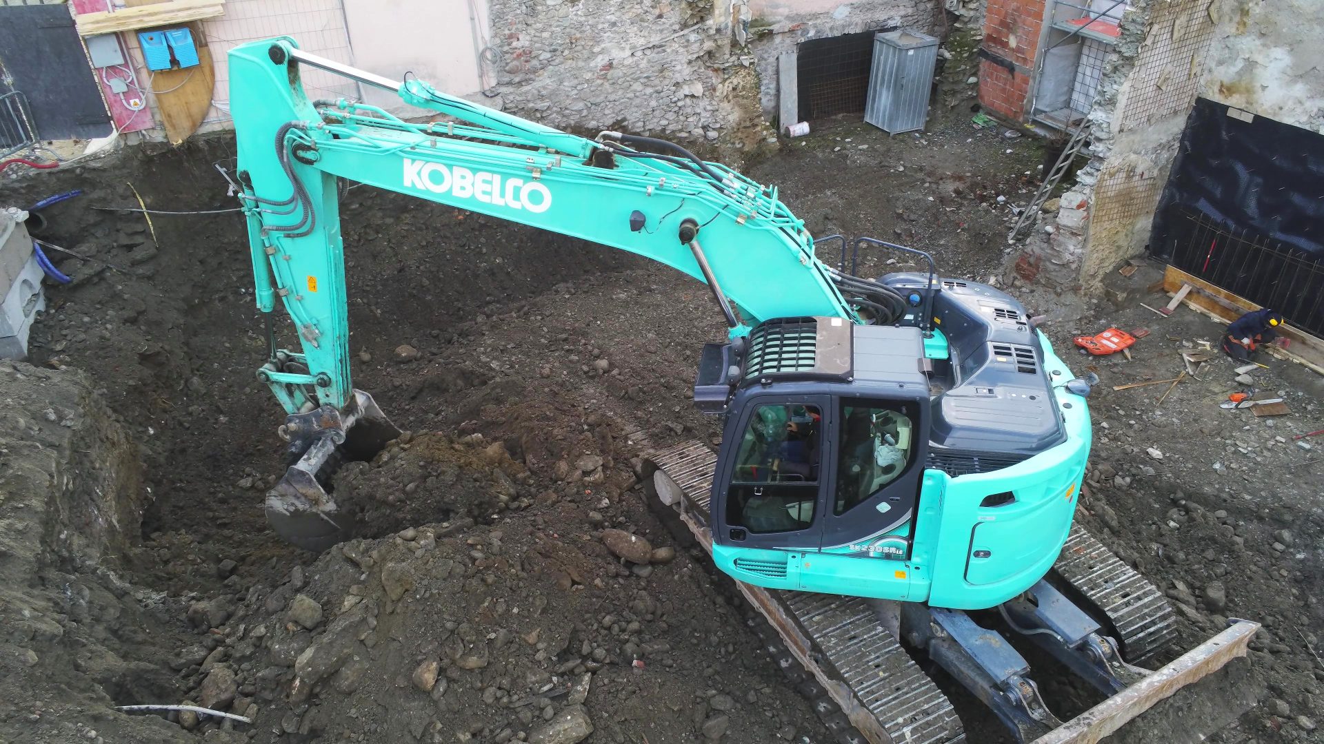 Kobelco è uno specialista degli escavatori short-radius anche di taglia medio-grande