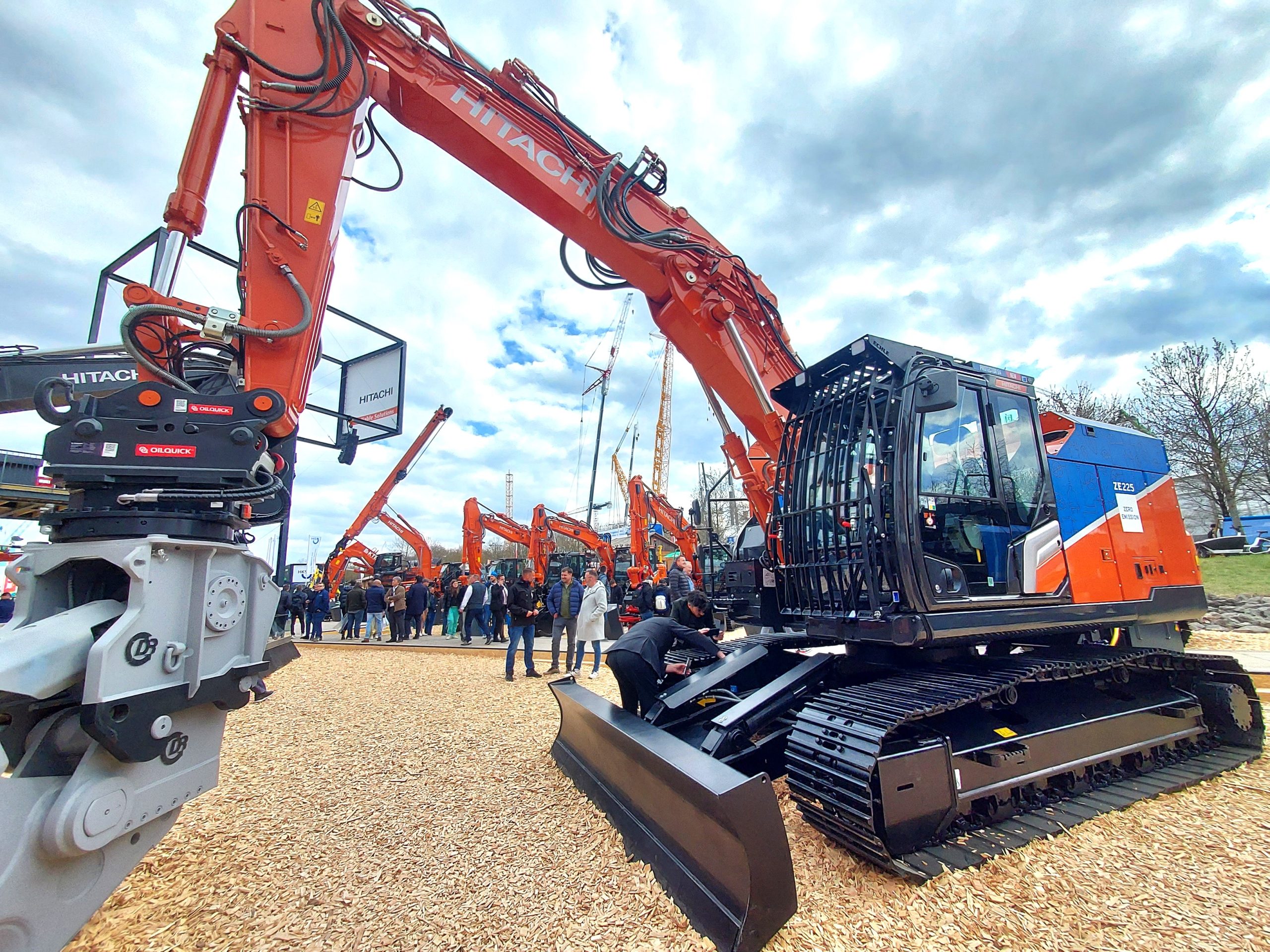 Hitachi era a Bauma con molti modelli elettrificati
