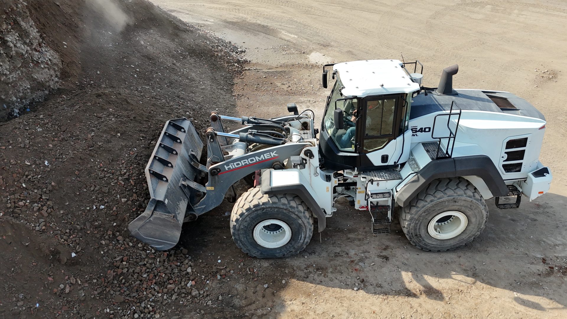 La HMK640 WL ha debuttato nel 2017 e ha segnato l'ingresso del costruttore nel mercato delle pale gommate