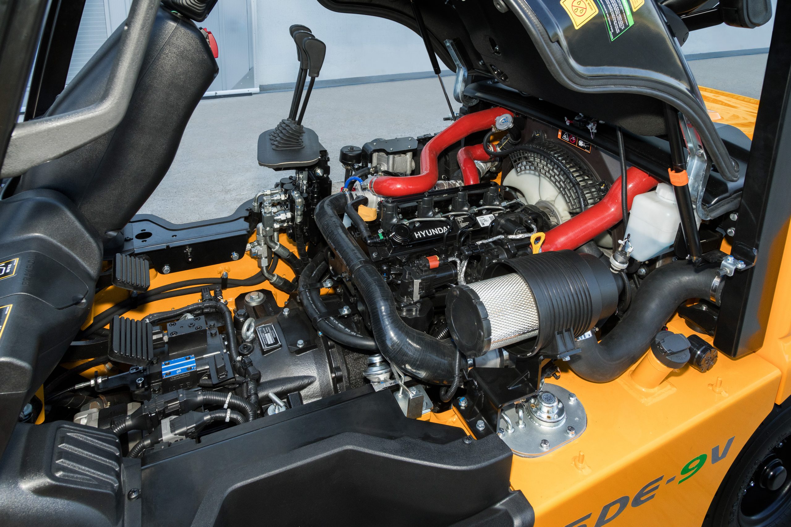 Hyundai utilizza i propri motori sui nuovi carrelli DE-9V