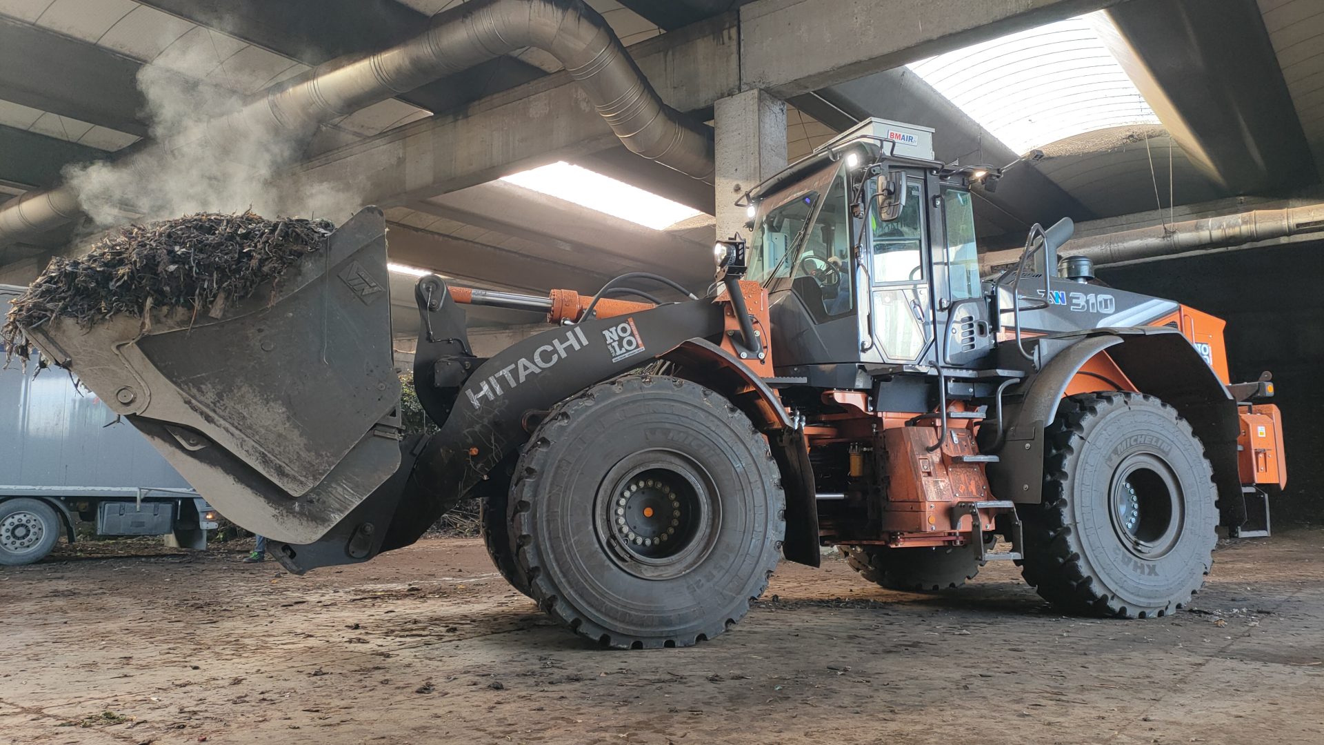 La pala gommata ZW310-7 è una macchina altamente performante