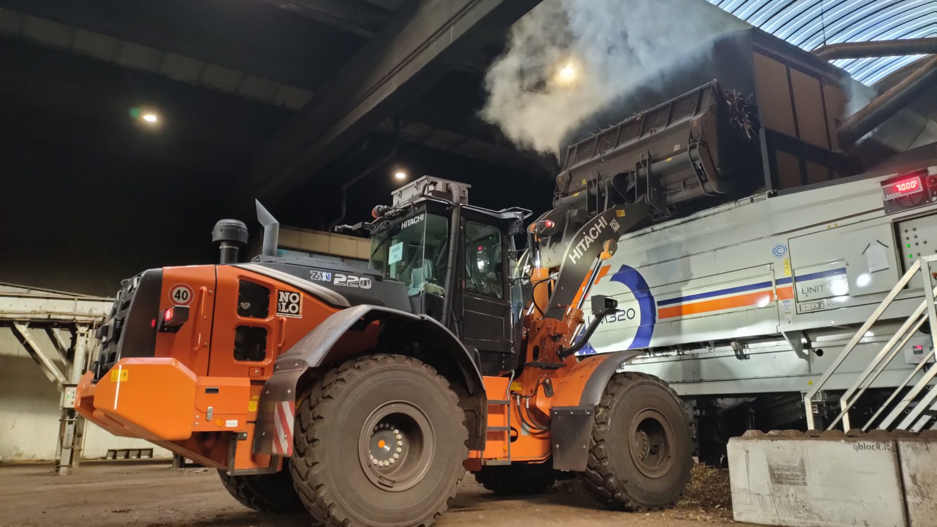 Le pale gommate Hitachi ZW-7 si stanno dimostrando all'altezza dei compiti assegnati