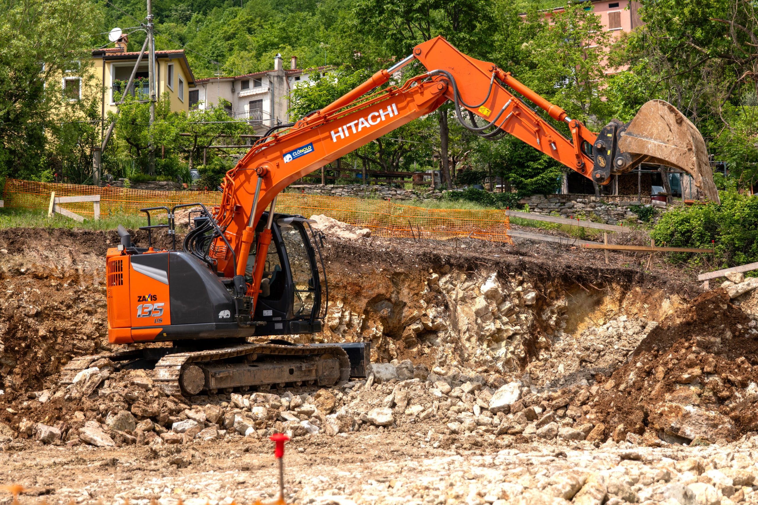 HITACHI è un costruttore entrato in modo importante nel parco macchine della Dolomiti Strade
