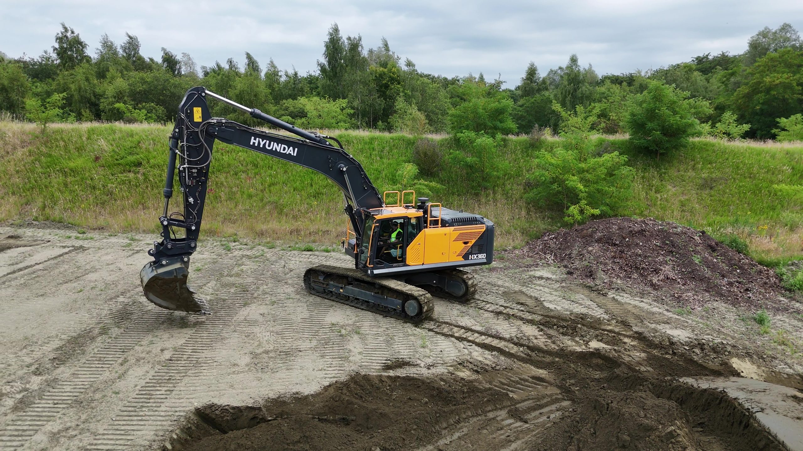 HYUNDAI ha messo a disposizione il nuovo HX360 per una prova in campo
