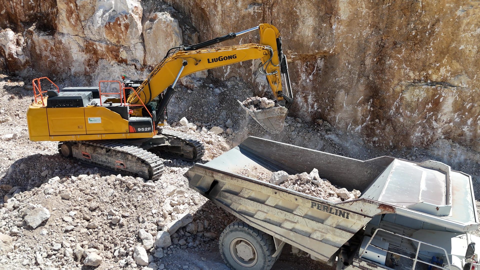 il 952F della Calcestruzzi Tamburro affronta ritmi operativi importanti