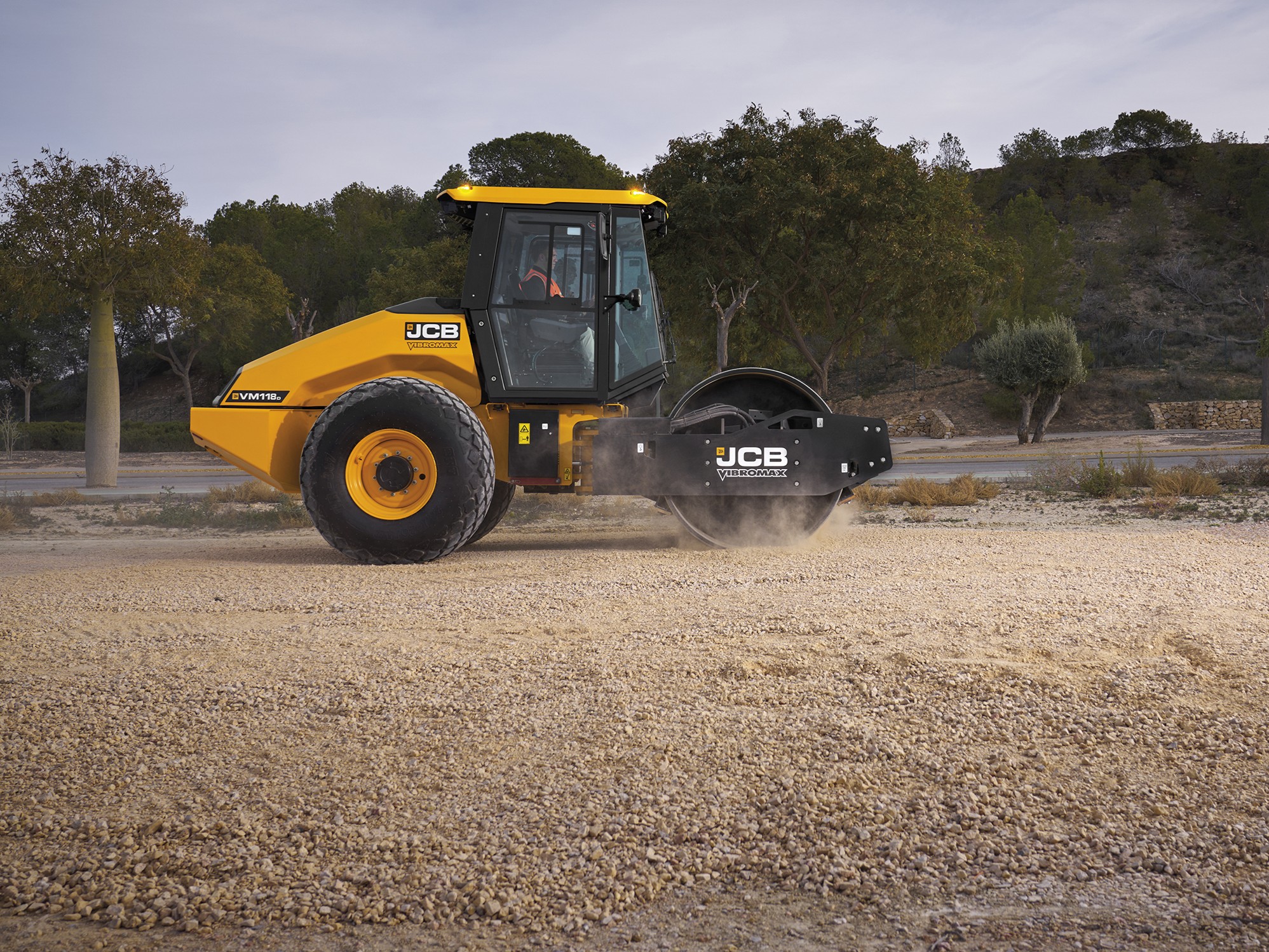 JCB amplia la propria gamma di rulli con il nuovo VM118D