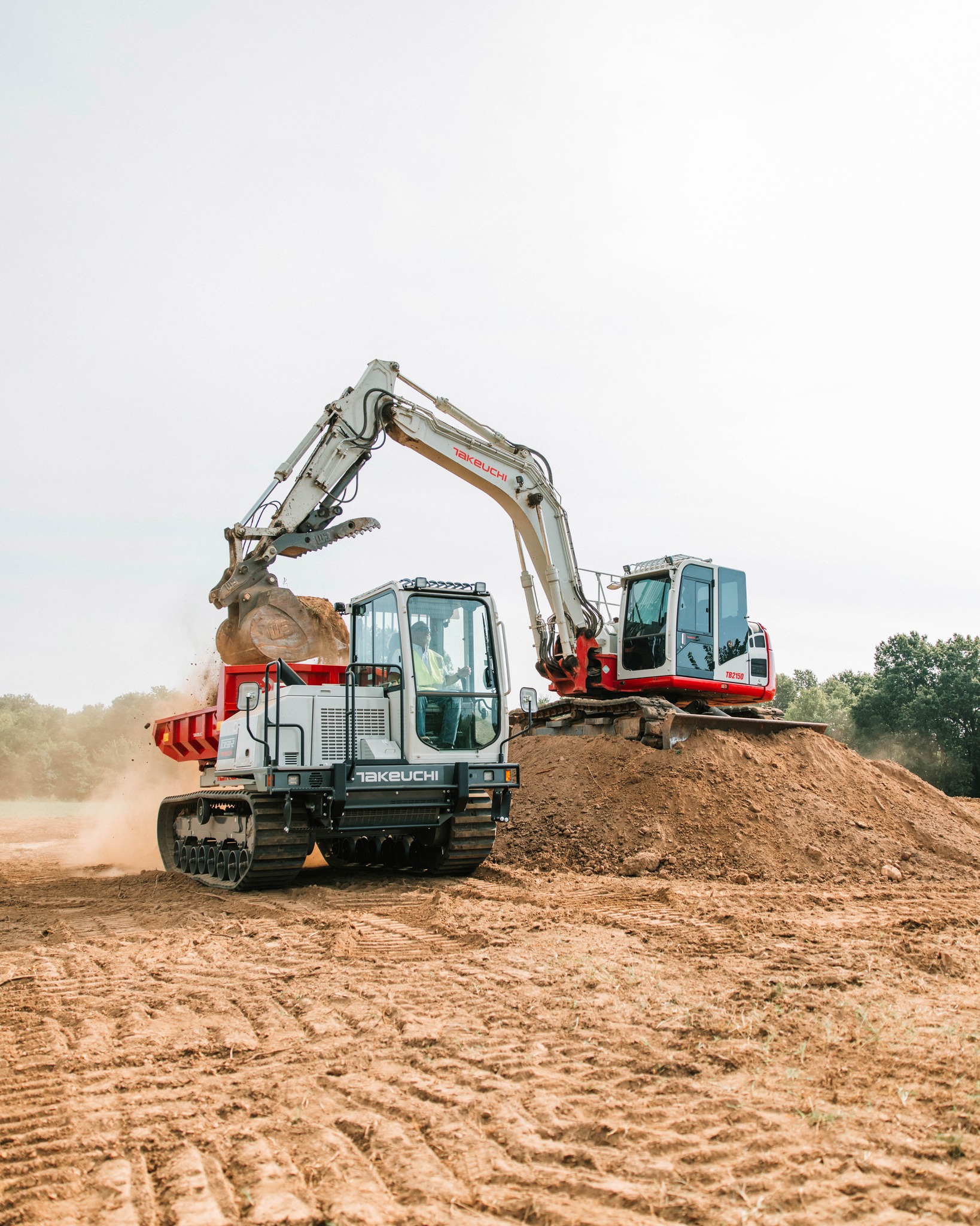 Takeuchi ha dotato il nuovo TCR50-3 con il TFM che permette il monitoraggio digitale a distanza
