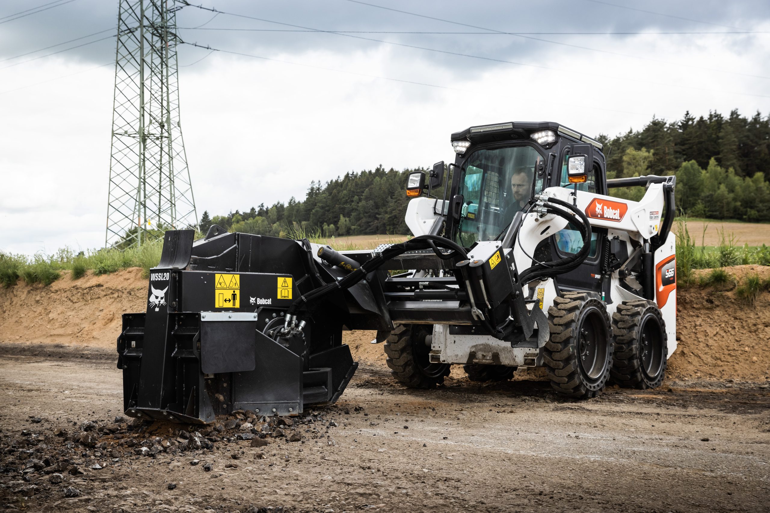 Bobcat ha sviluppato le sue attrezzature per essere completamente compatibili con le sue macchine