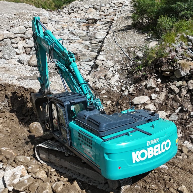 KOBELCO ha cambiato i motori dei suoi escavatori passando da Hino a Yanmar e Isuzu