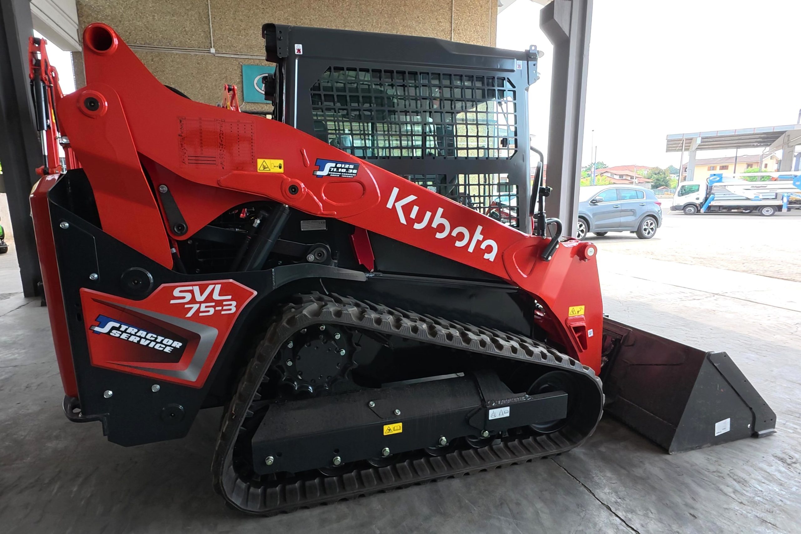 Kubota ha presentato ai dealer italiani la nuova SVL75-3