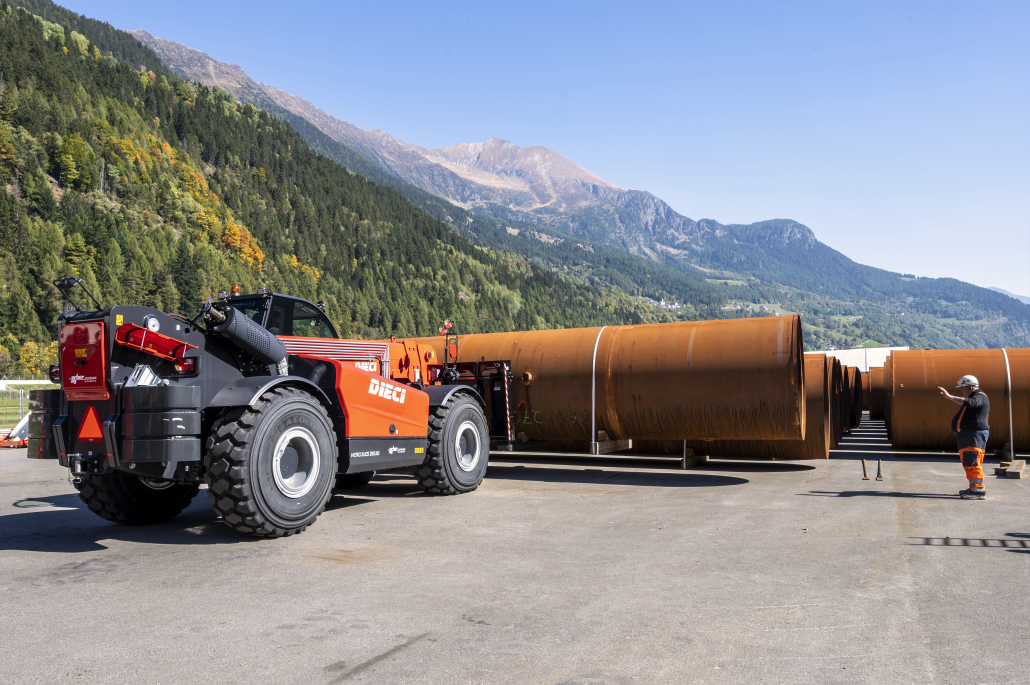 DIECI scende i campo con il suo Hercules 210.10. Uno dei sollevatori più forti per partecipare al rinnovamento della centrale idroelettrica di Ritom.