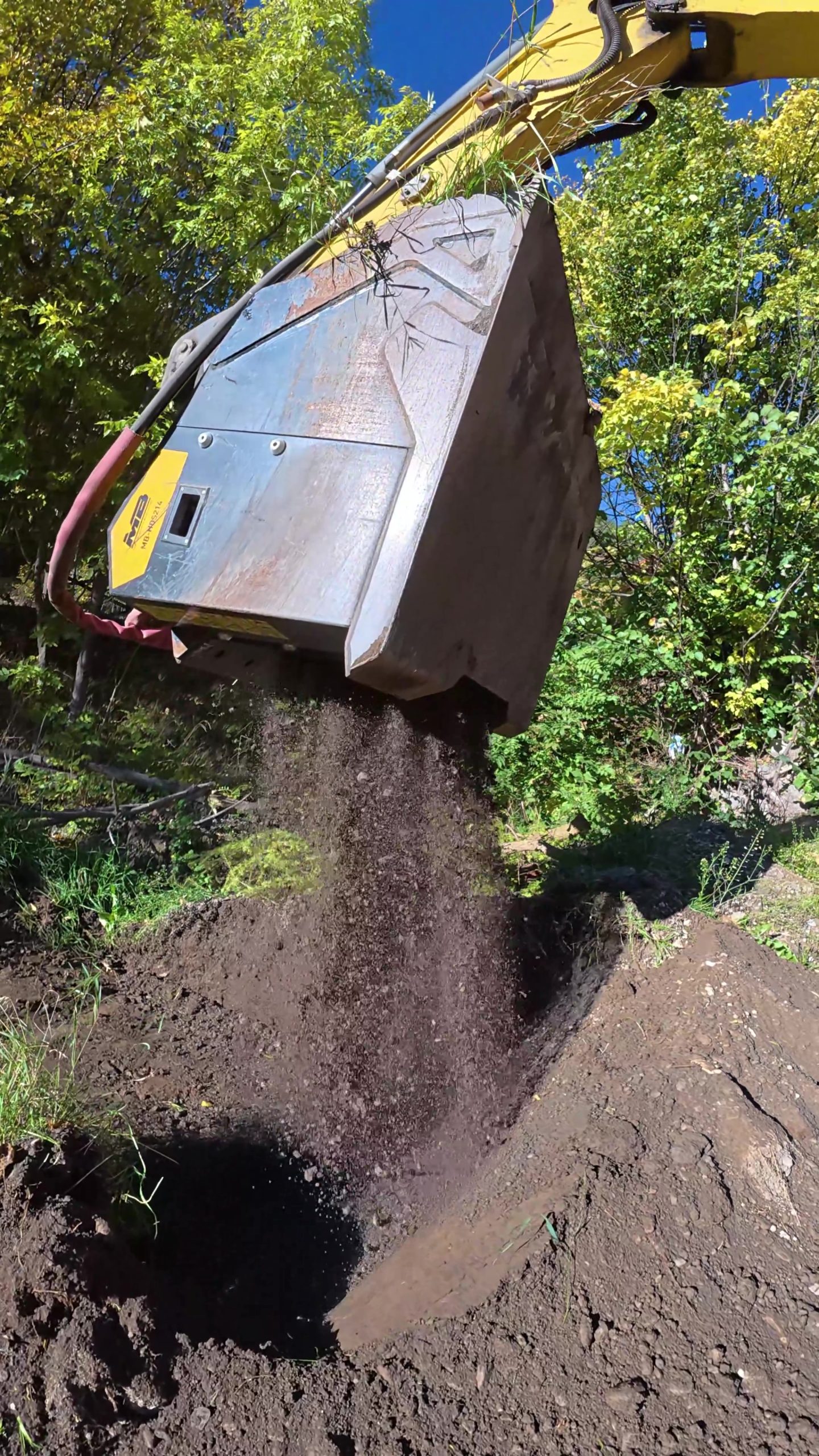 MB Crusher è presente sul mercato con una gamma di benne selezionatrici in grado di operare con elevata efficienza