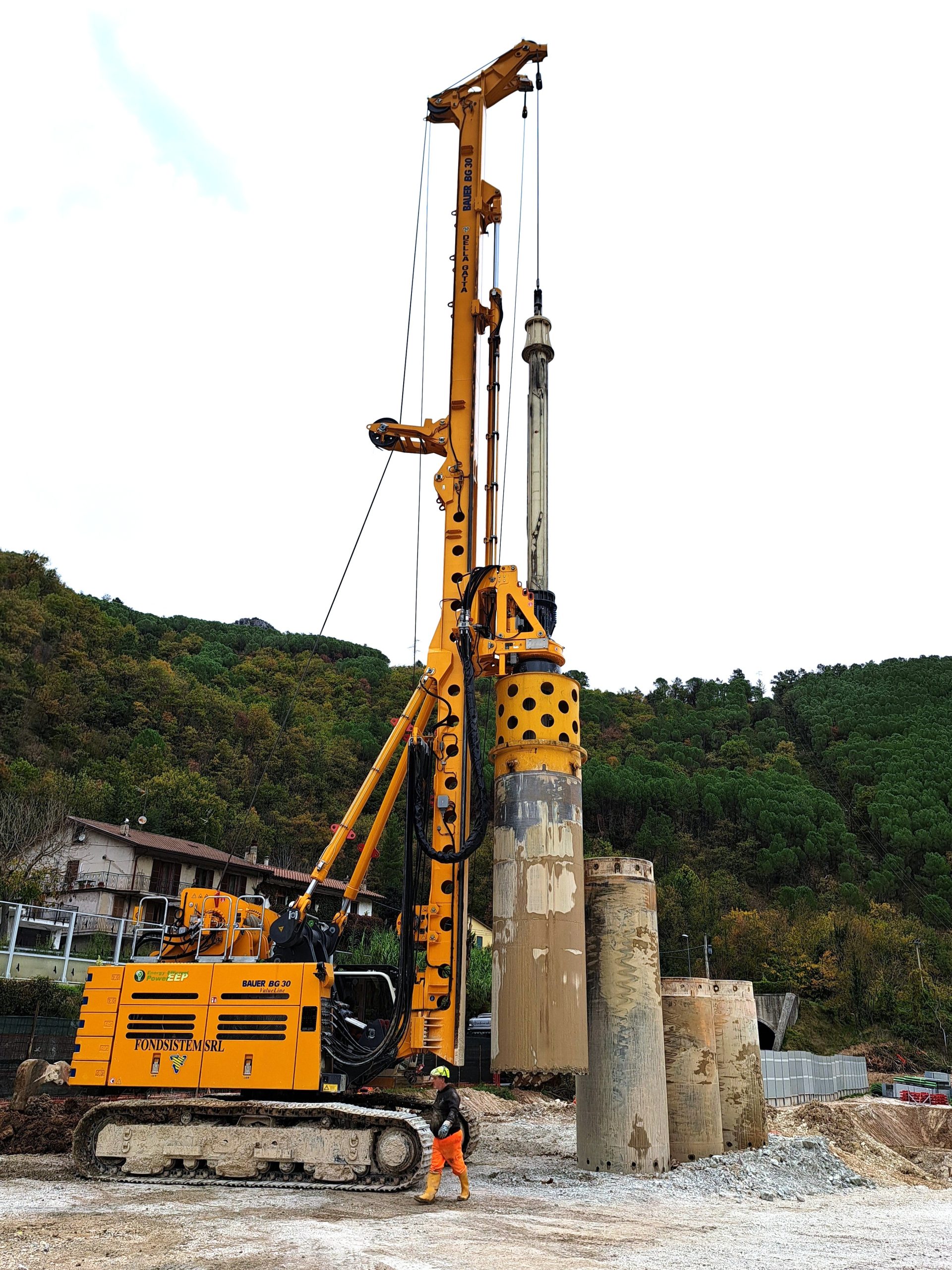 Bauer BG30 è una vera specialista dei pali trivellati