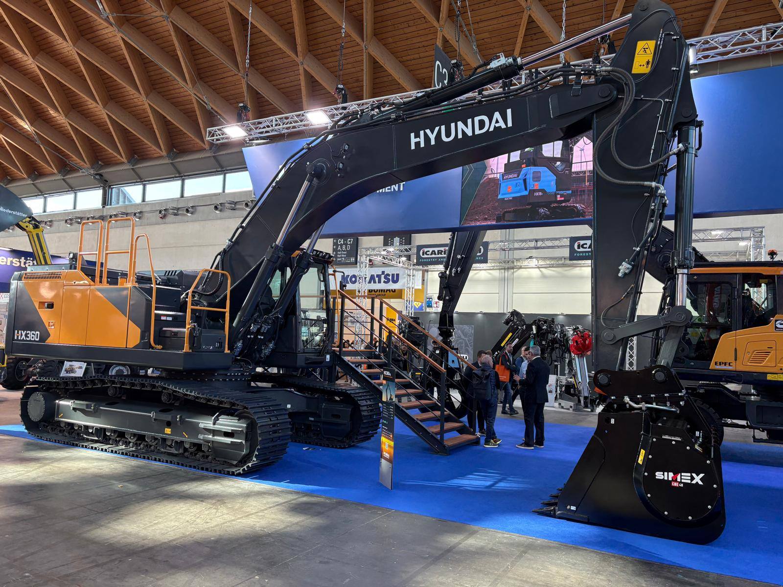 L'escavatore HX360 è stato presentato al Bauma