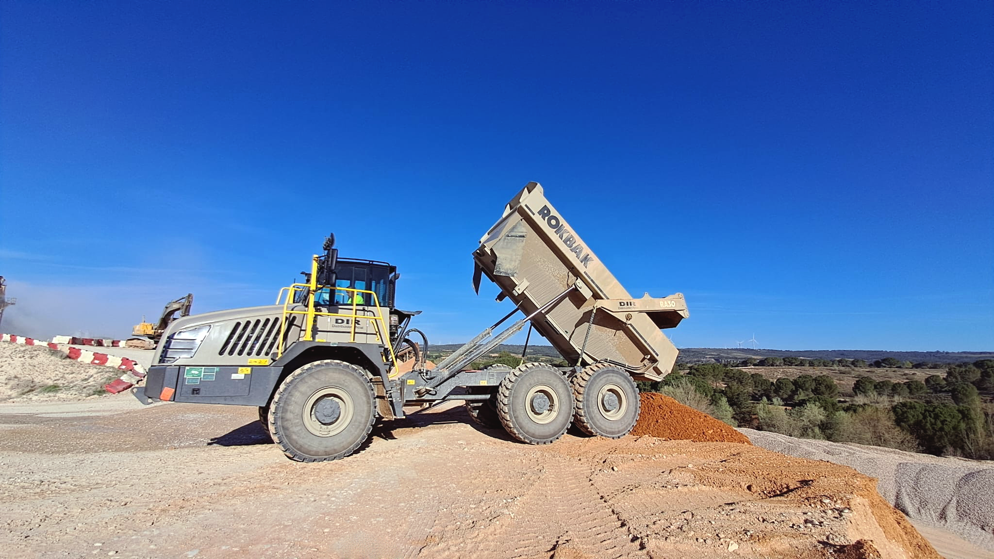 ROKBAK è un costruttore storico di dumper articolati