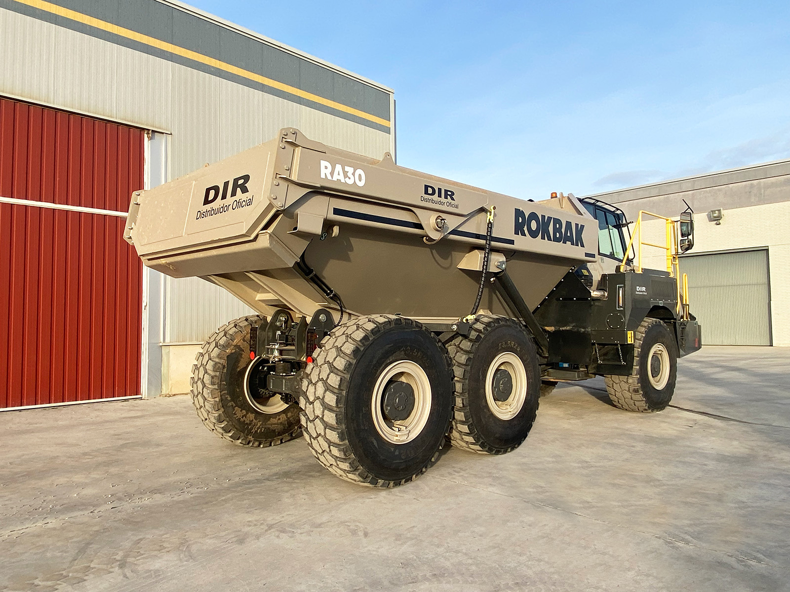 ROKBAK è importato in Spagna e Portogallo dalla DIR