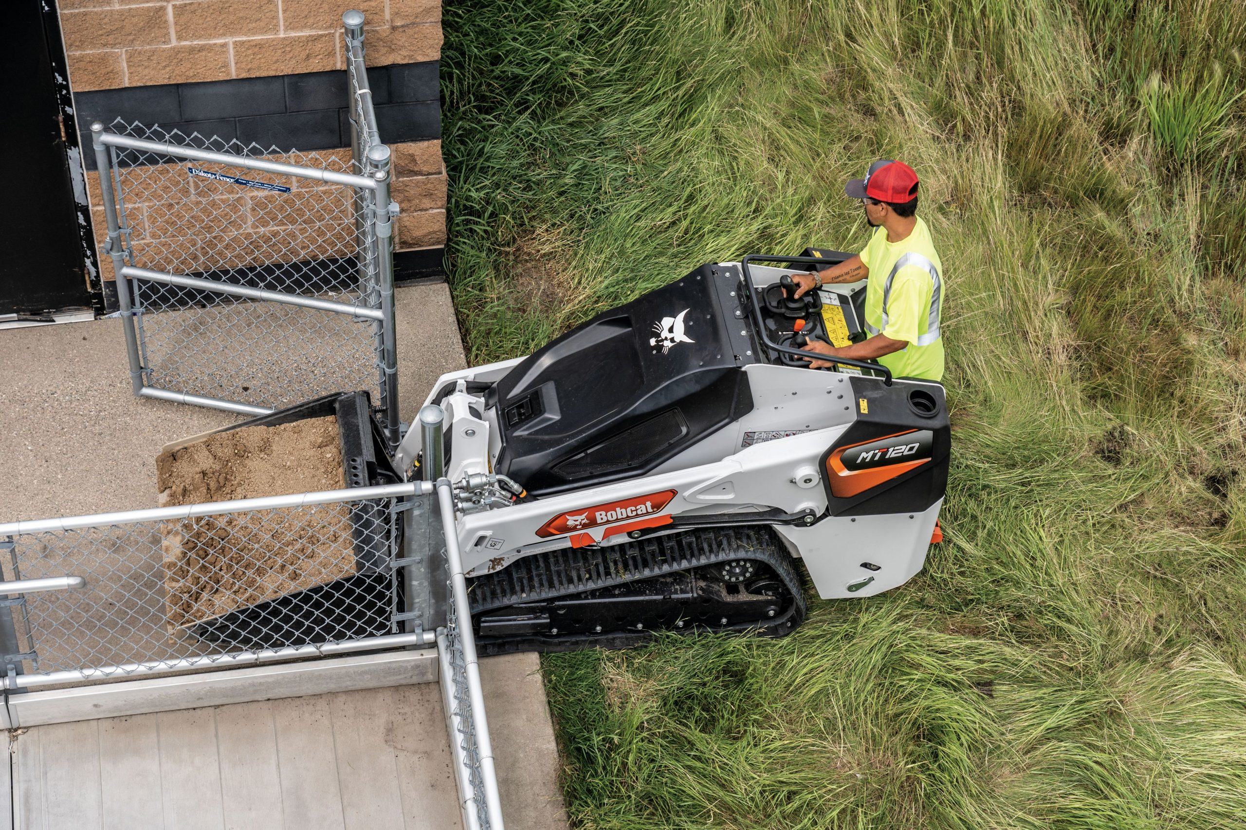 BOBCAT punta al gardening e ai piccoli cantieri con la MT120