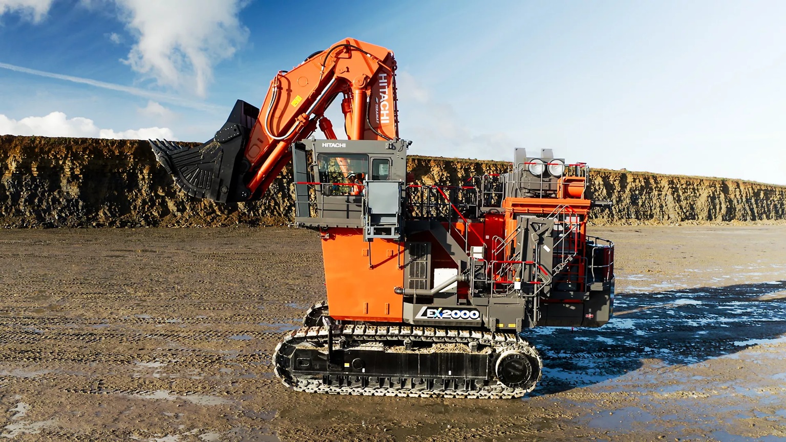 HITACHI ha consegnato il nuovo EX2000-7 ad un cliente localizzato al centro della Francia