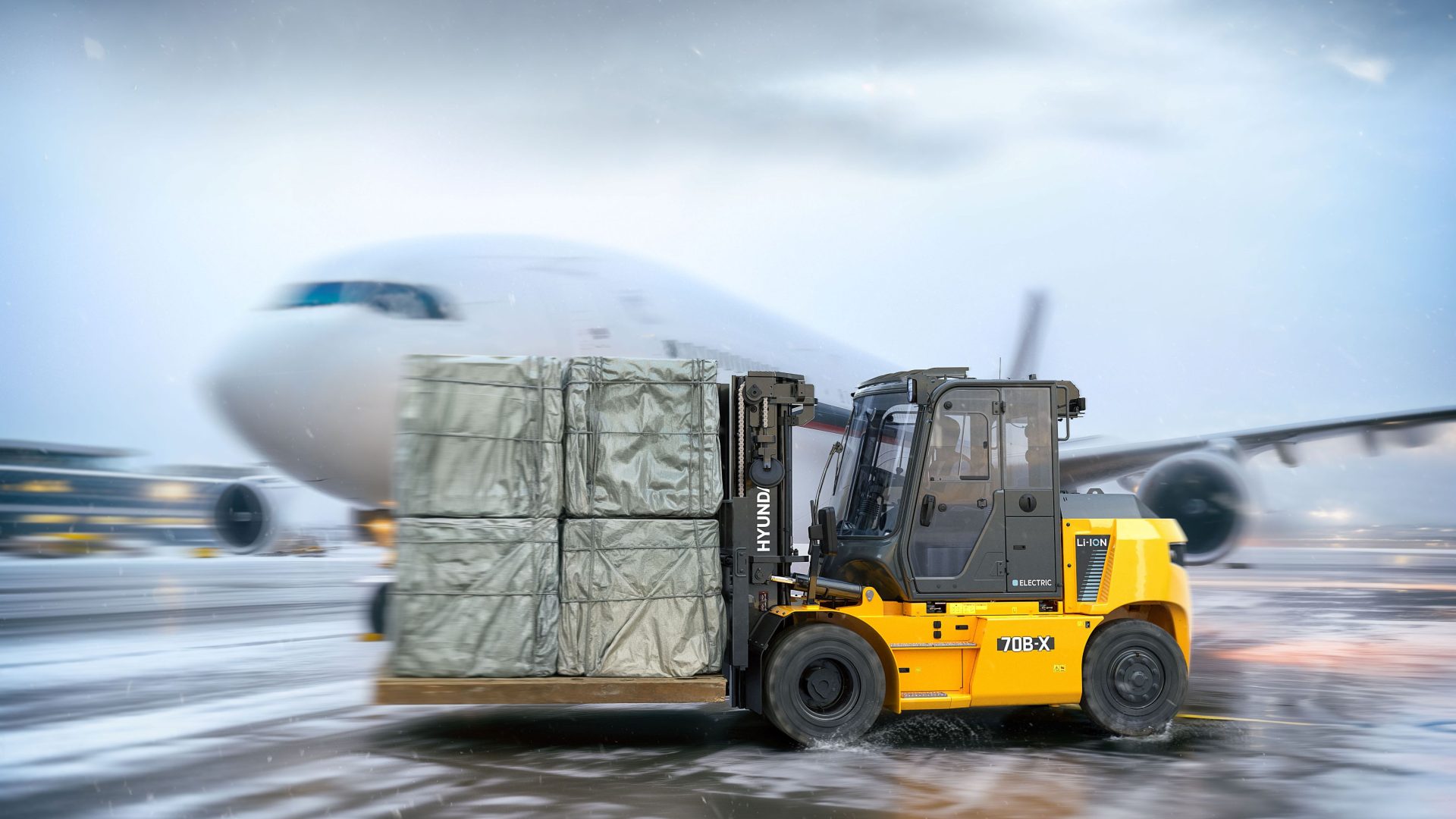 HYUNDAI è presente anche con la divisione Material Handler