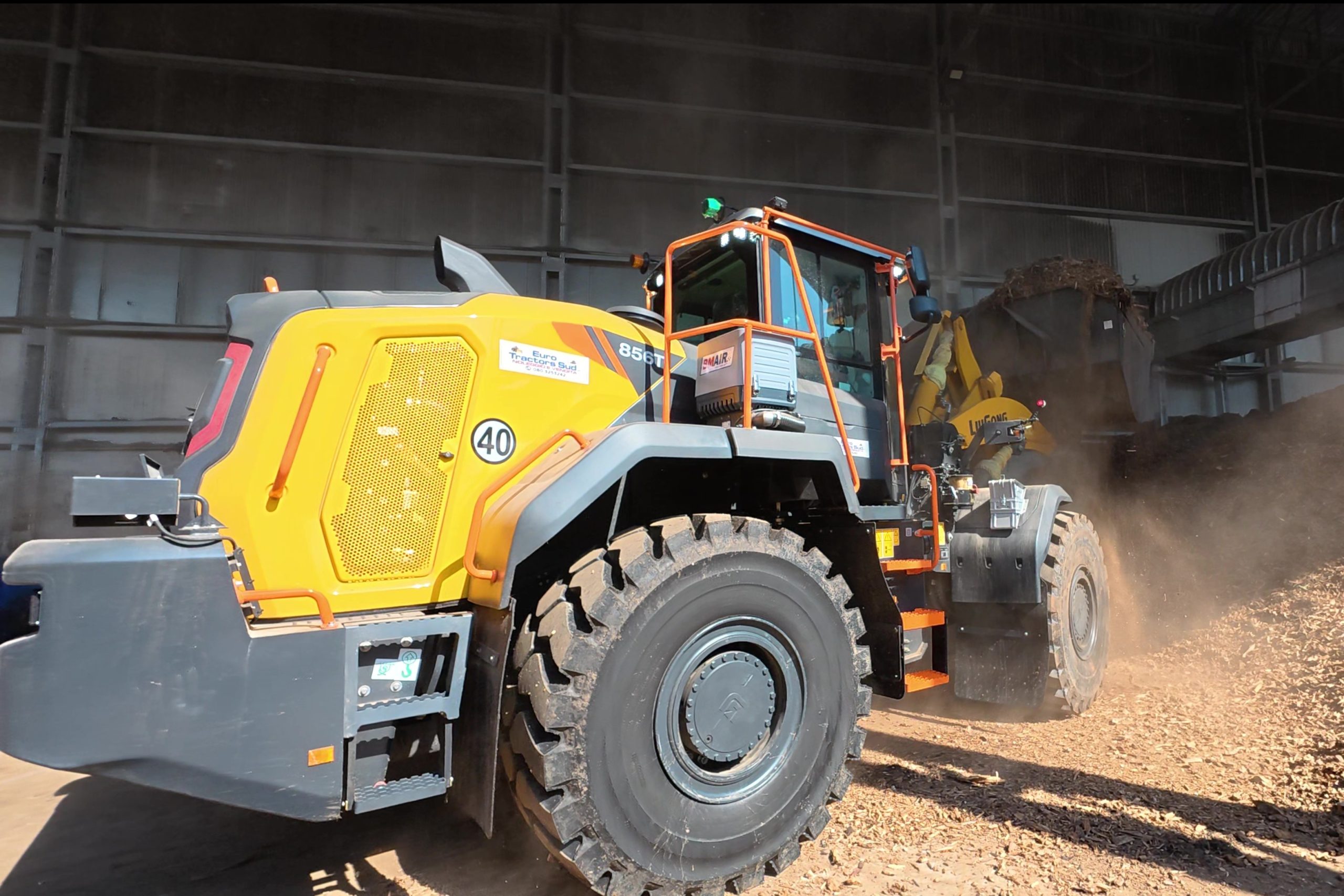 LIUGONG opera in sud Italia con Massucco T. - Sud