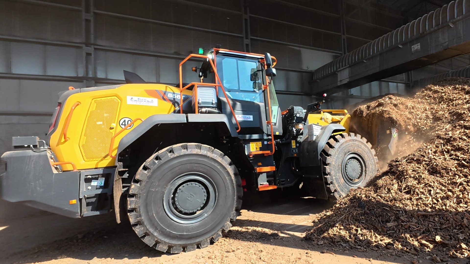 La 856T di Tersan Puglia opera dal compost alle biomasse cippate