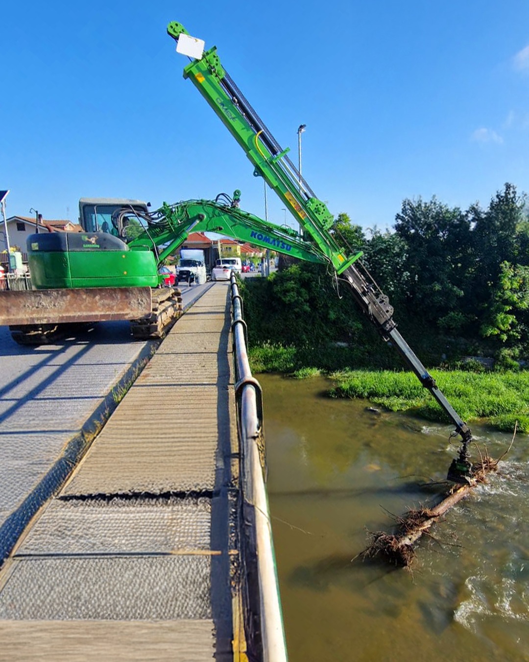 OMEF cura anche la movimentazione con attrezzature ad alte prestazioni