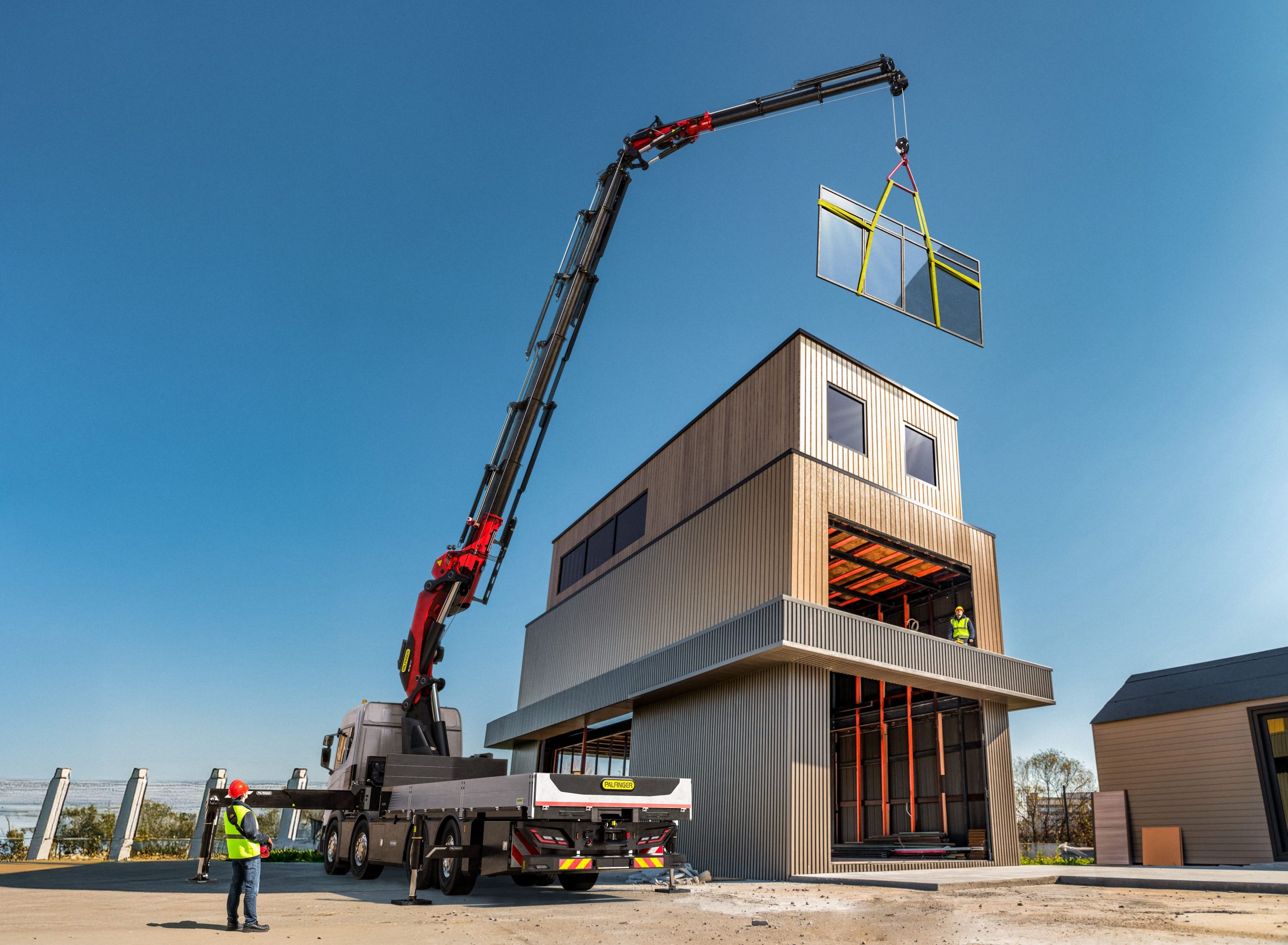 PALFINGER presenta la nuova PK 720 TEC per impieghi gravosi in spazi complessi