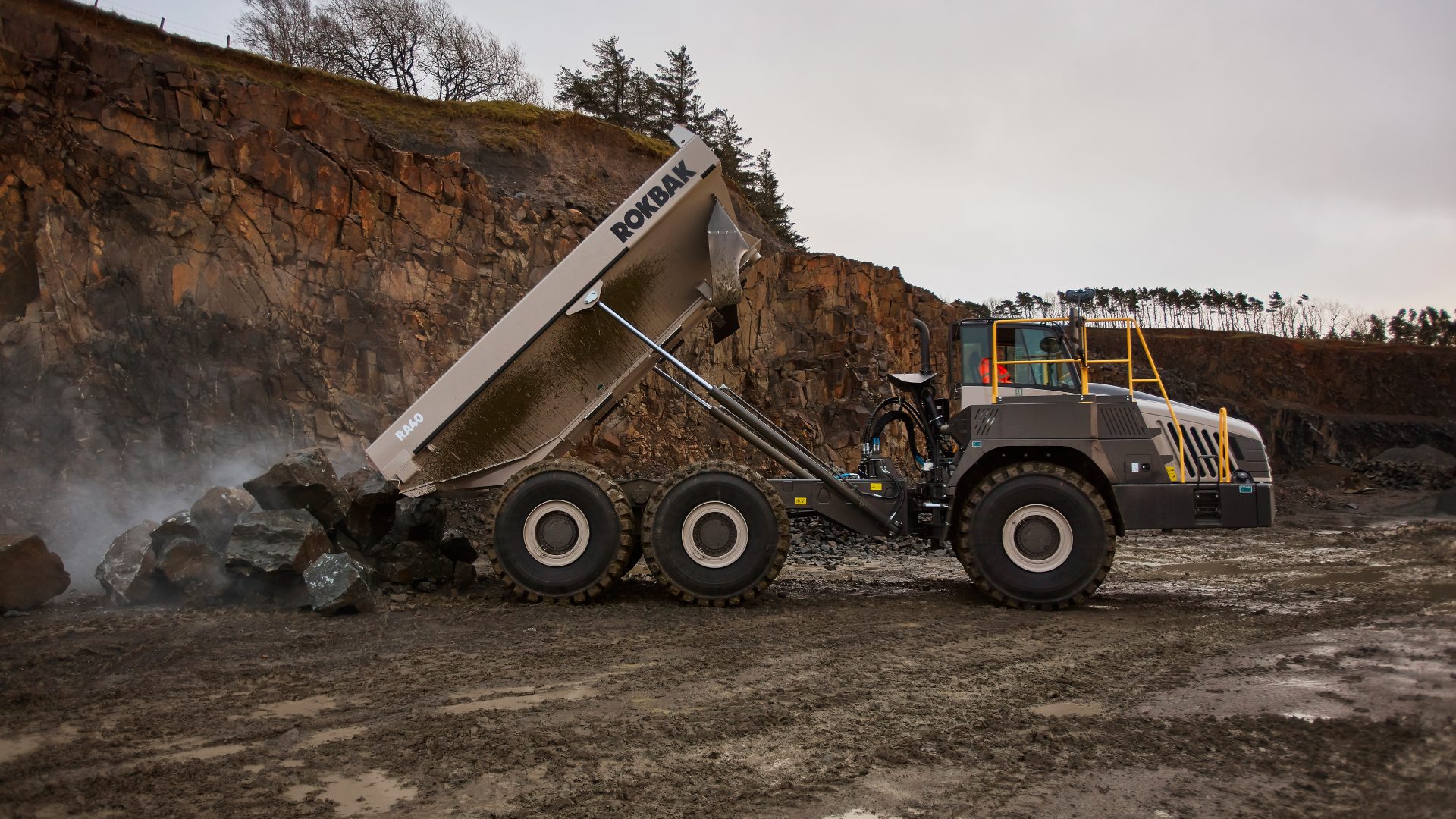 ROKBAK costruisce solidi dumper articolati molto apprezzati