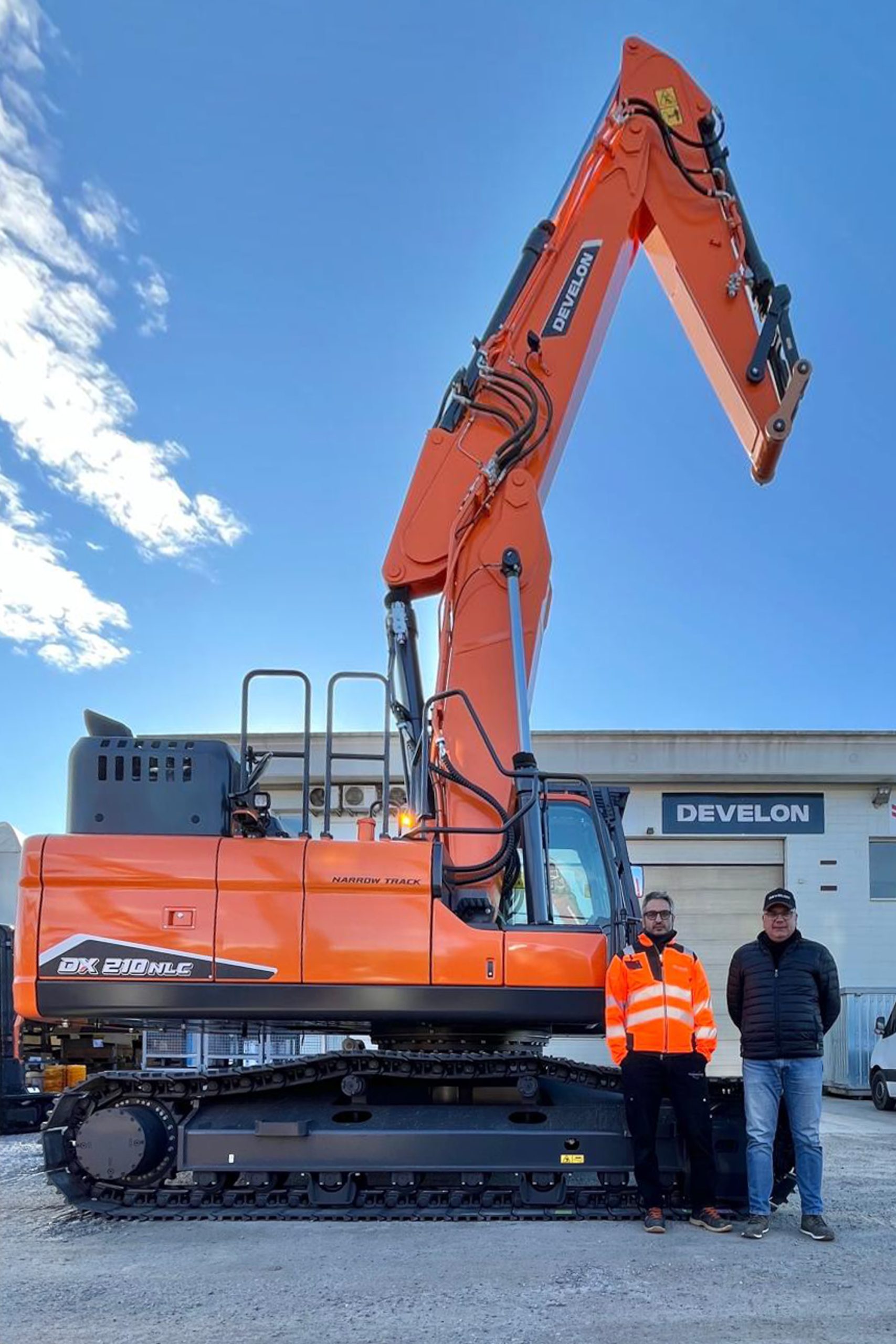 DEVELON amplia la propria rete vendita in Toscana con l'ingresso della Tecnomacchine