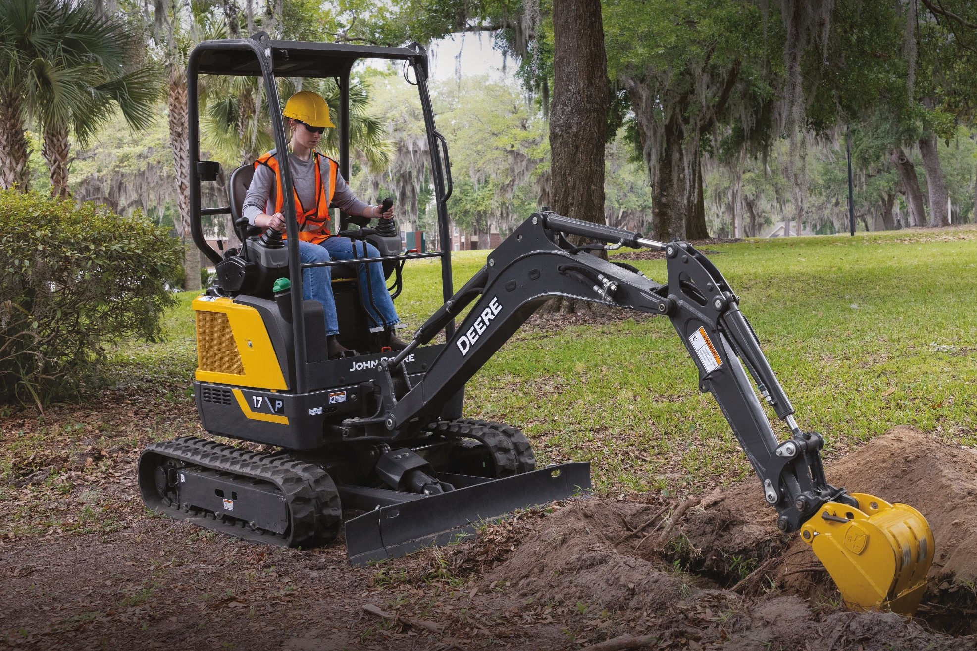 John Deere ha iniziato il rinnovamento della sua gamma di miniescavatori su base Wacker Neuson