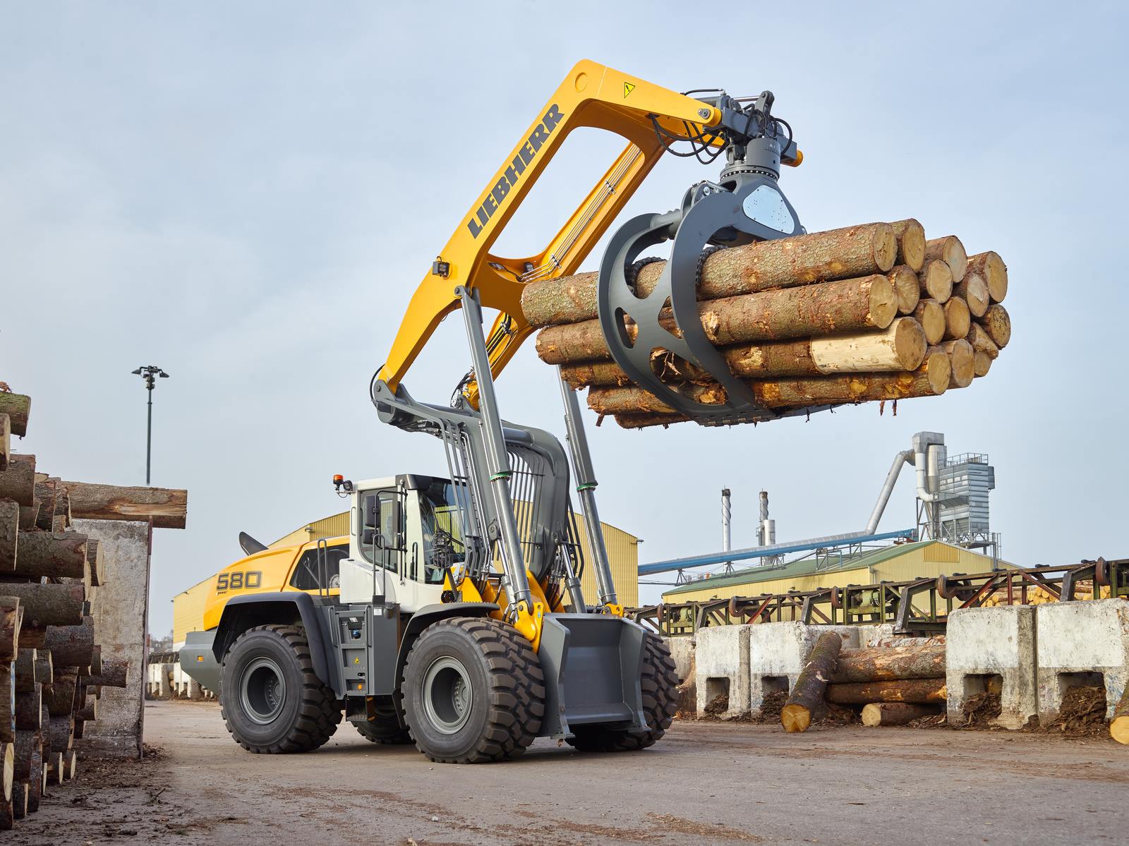 Liebherr è un costruttore che punta da sempre alla movimentazione industriale