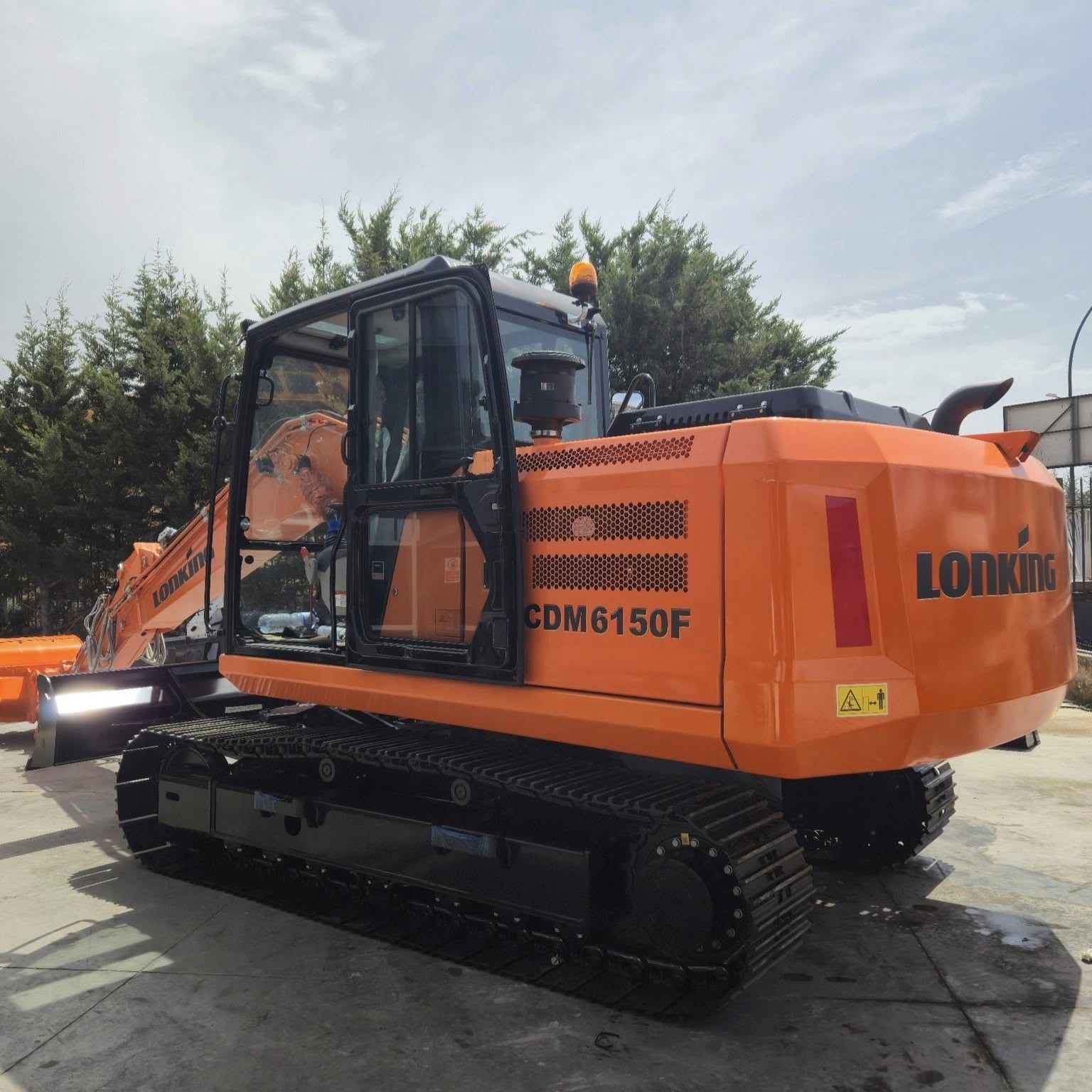 Il modello CDM 6150 presidia la fascia delle 15 tonnellate