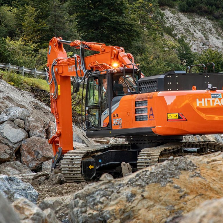 Lo ZX350LCN-7 è altamente performante