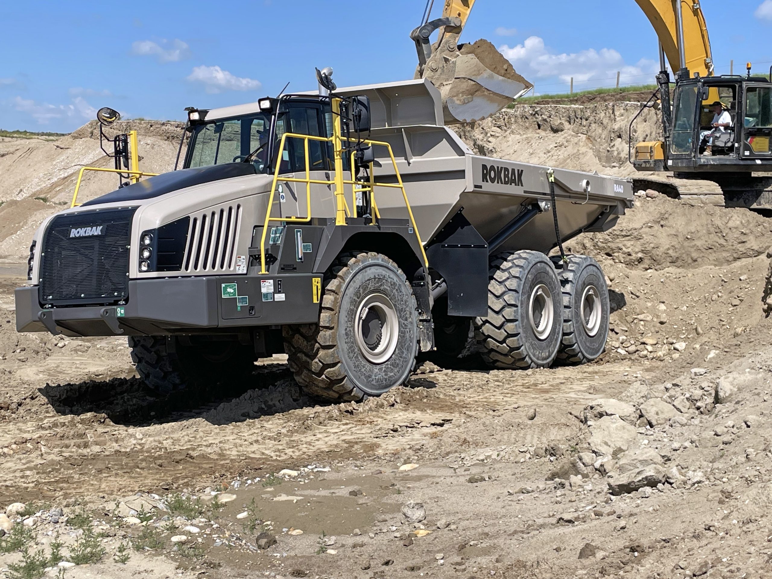 Rokbak in una cava ad alta produttività in Alberta, Canada.