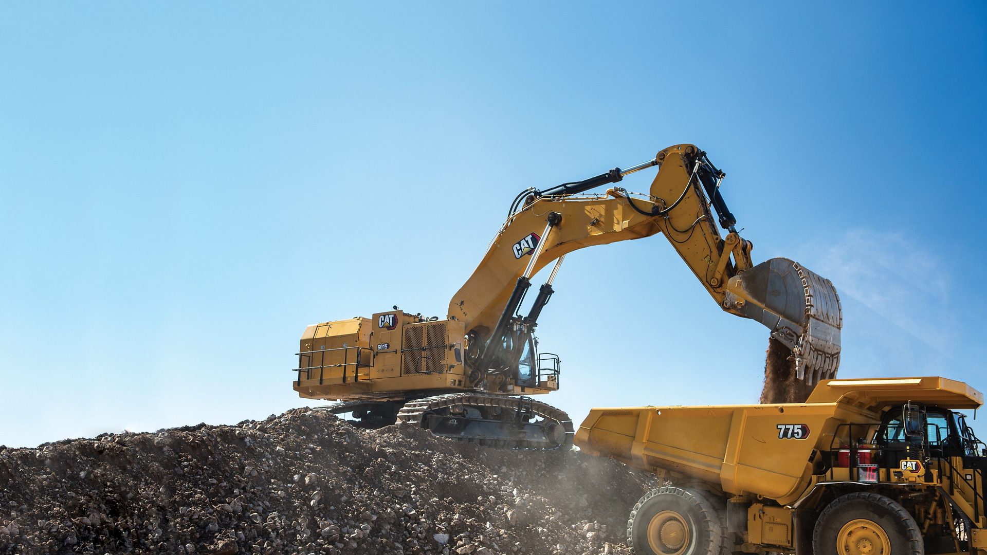 Il 6015 è un ideale complemento di carico dei dumper 773, 775 e 777