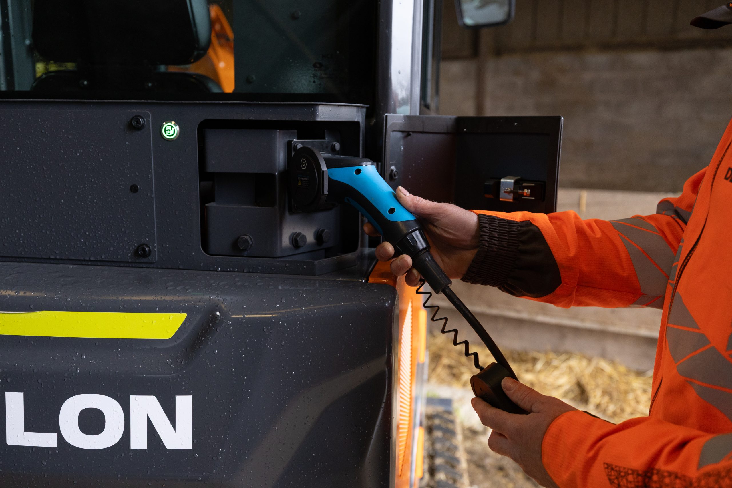 DEVELON punta sulla ricarica rapida per ridurre i tempi di fermo