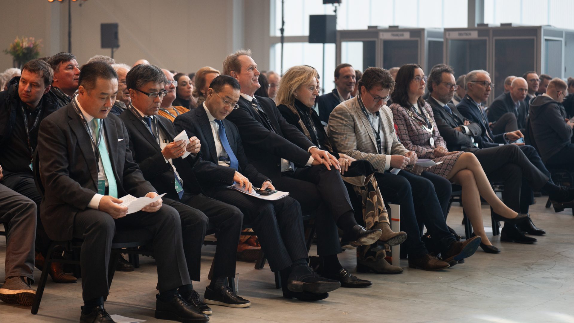 Kobelco ha invitato centinaia di persone all'evento inaugurale della nuova sede di Lelystadt