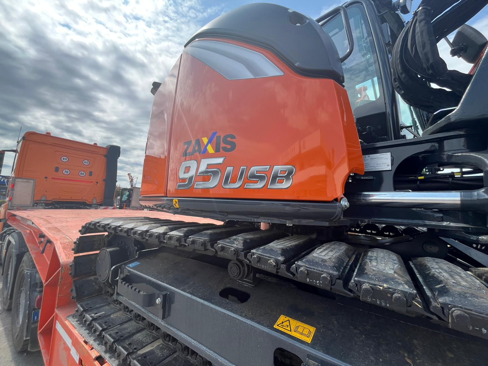 HITACHI ha fornito uno ZX95USB alla Boz Costruzioni tramite il dealer Salomoni