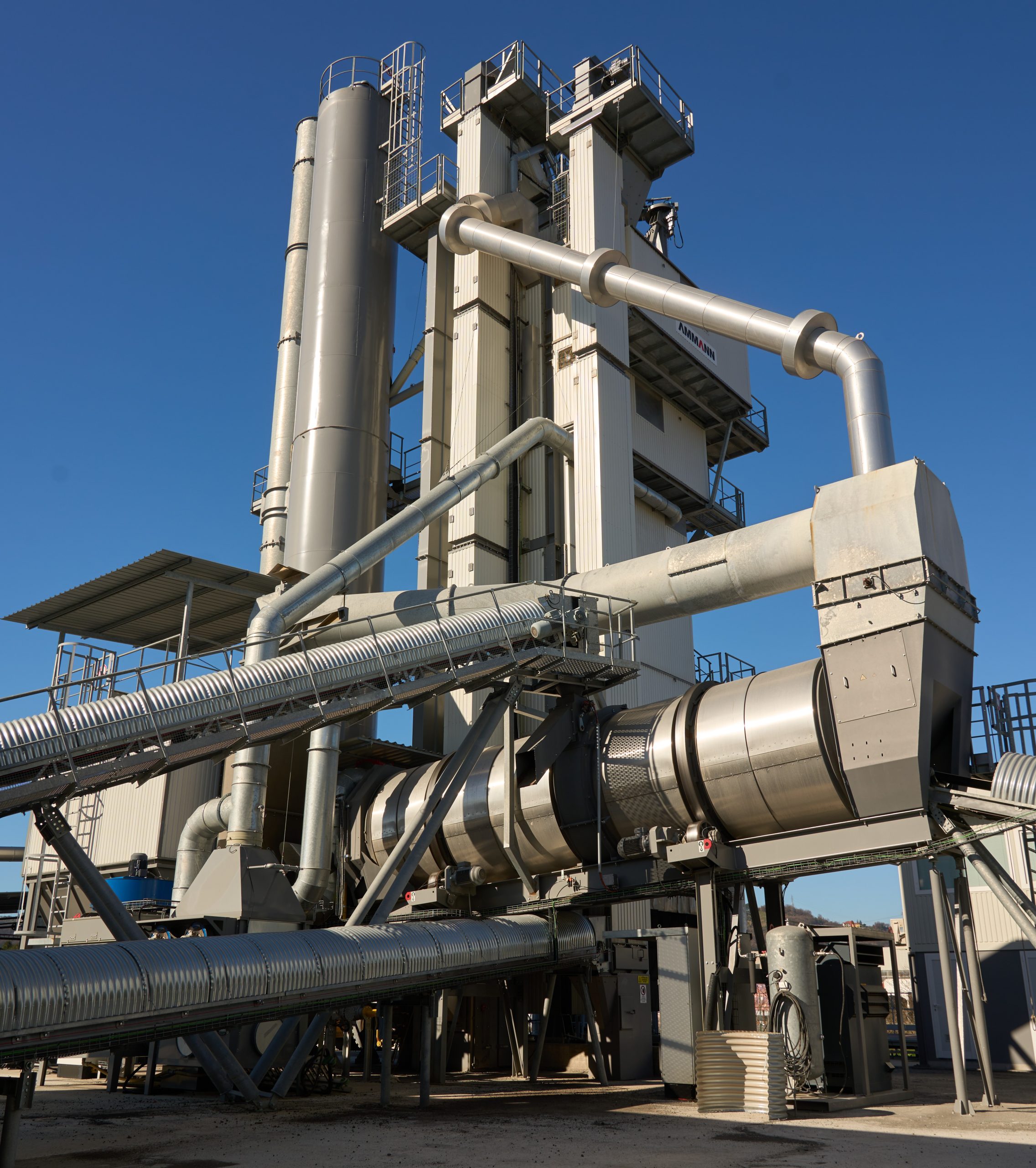AMMANN è oggi ai vertici tecnologici industriali nel campo degli impianti per i conglomerati bituminosi