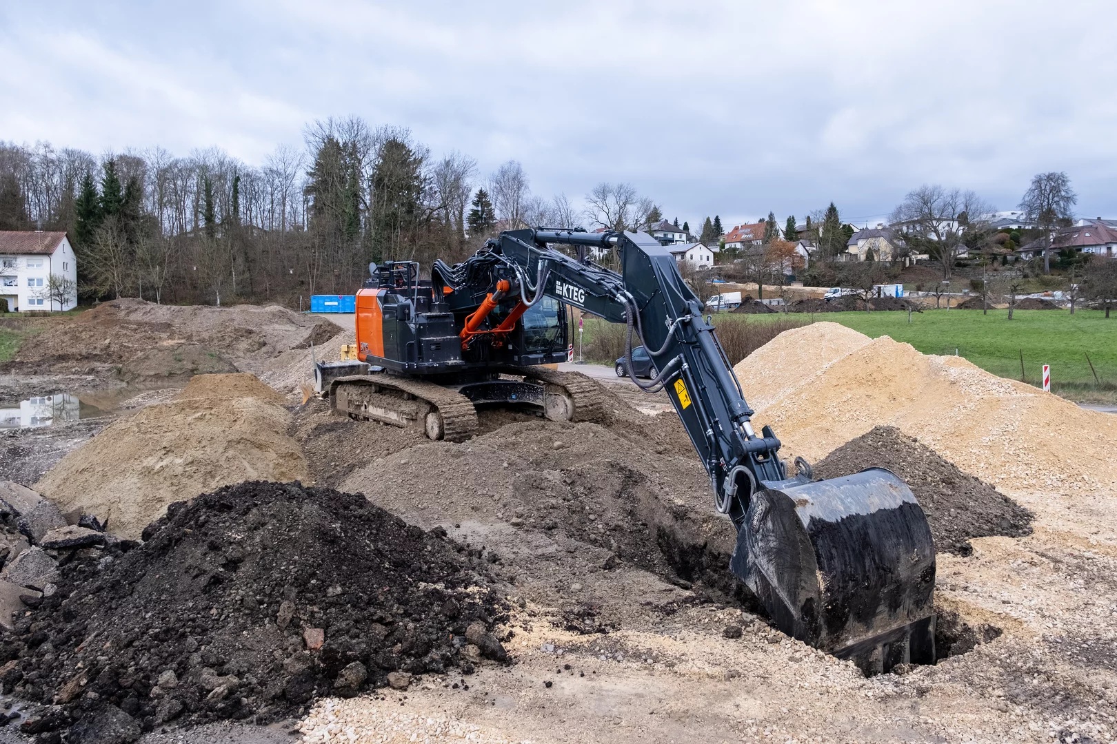 HITACHI è uno dei costruttori con una gamma short-radius tra le più complete del mercato