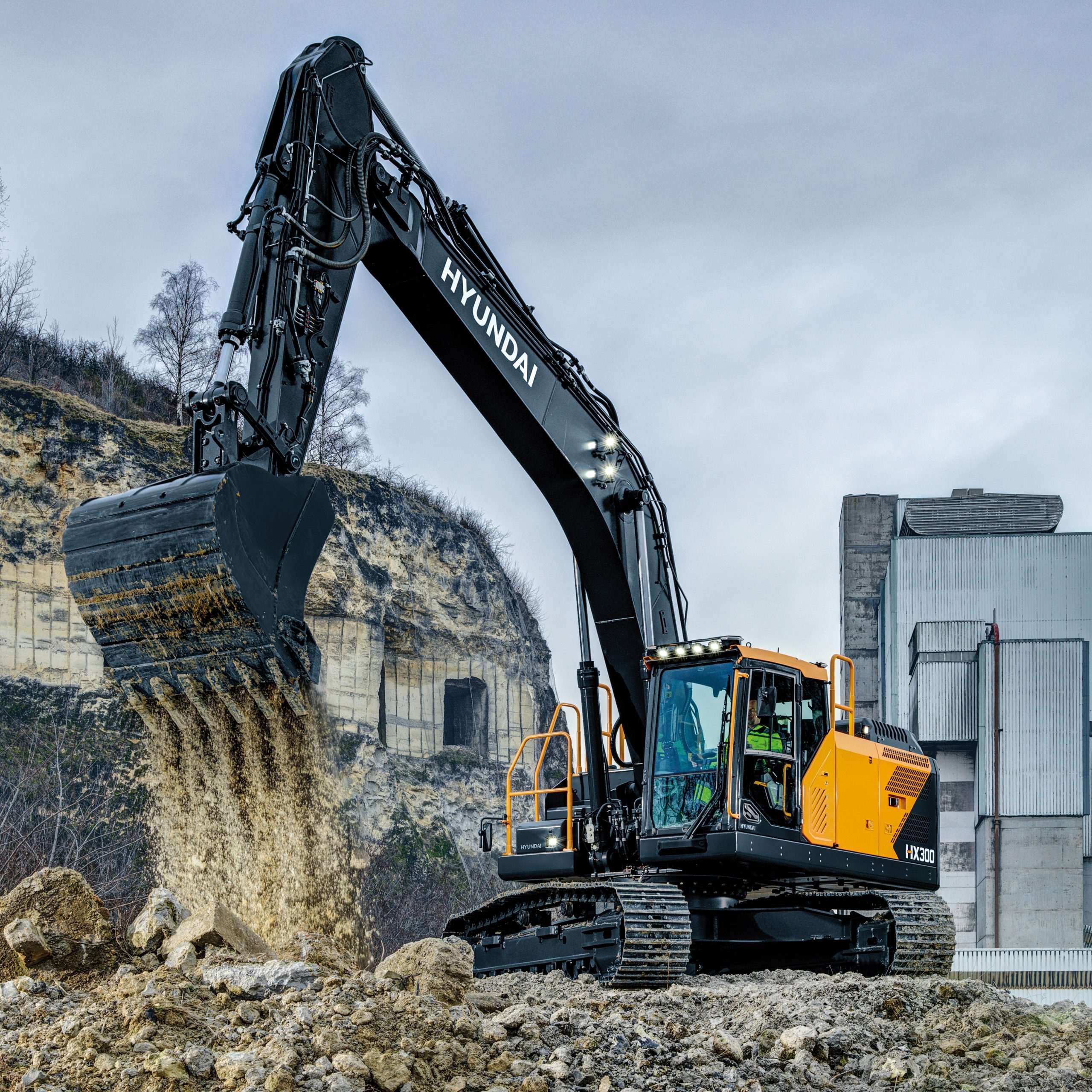 Il nuovo H_X300L allarga l'offerta di escavatori Next Generation