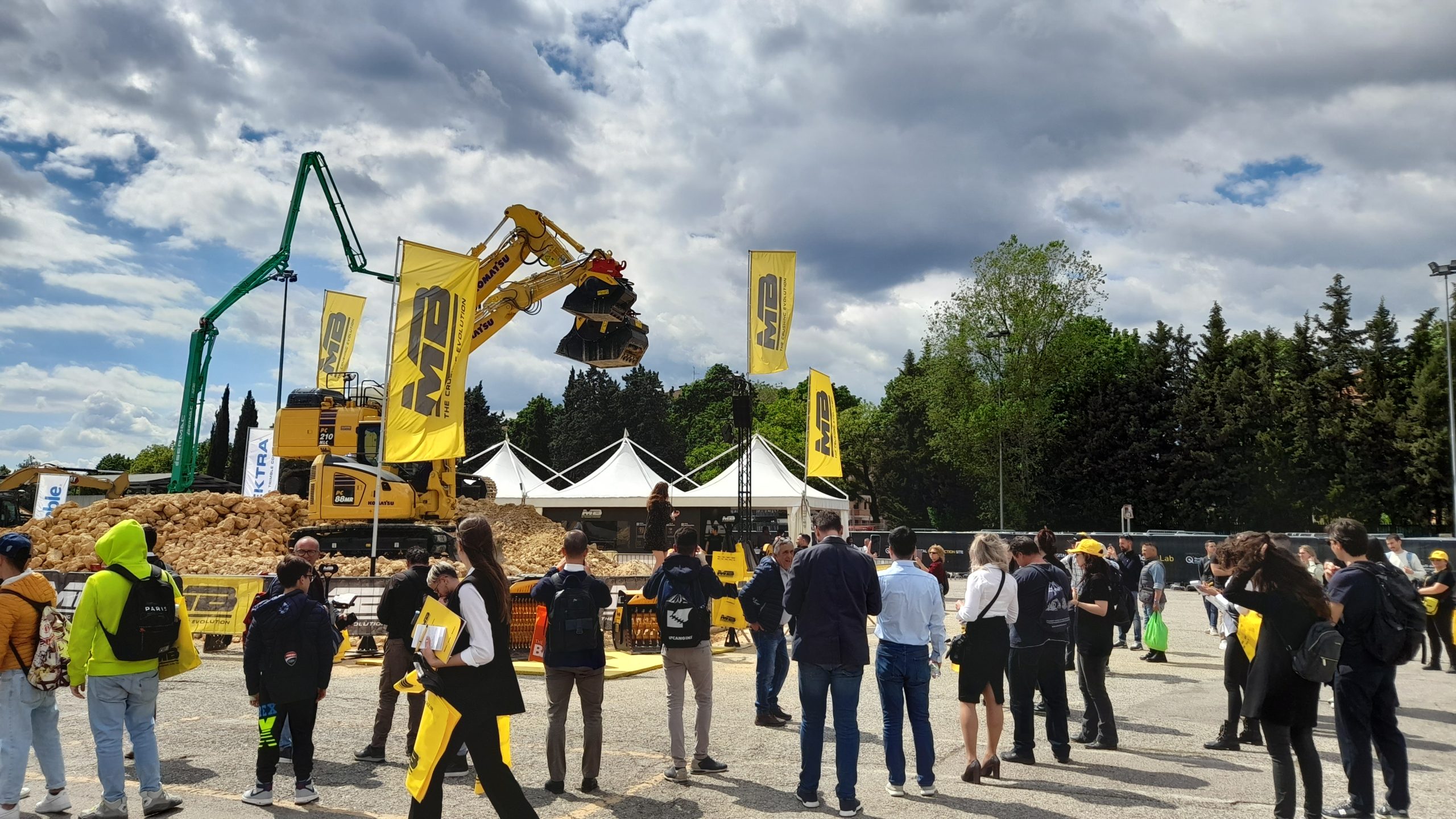MB CRUSHER punta da sempre alle demo in fiera per spiegare le sue attrezzature