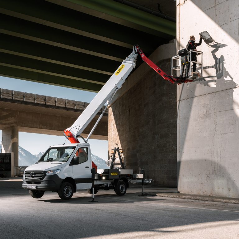 PALFINGER è oggi uno dei marchi maggiormente attivi nel settore del sollevamento