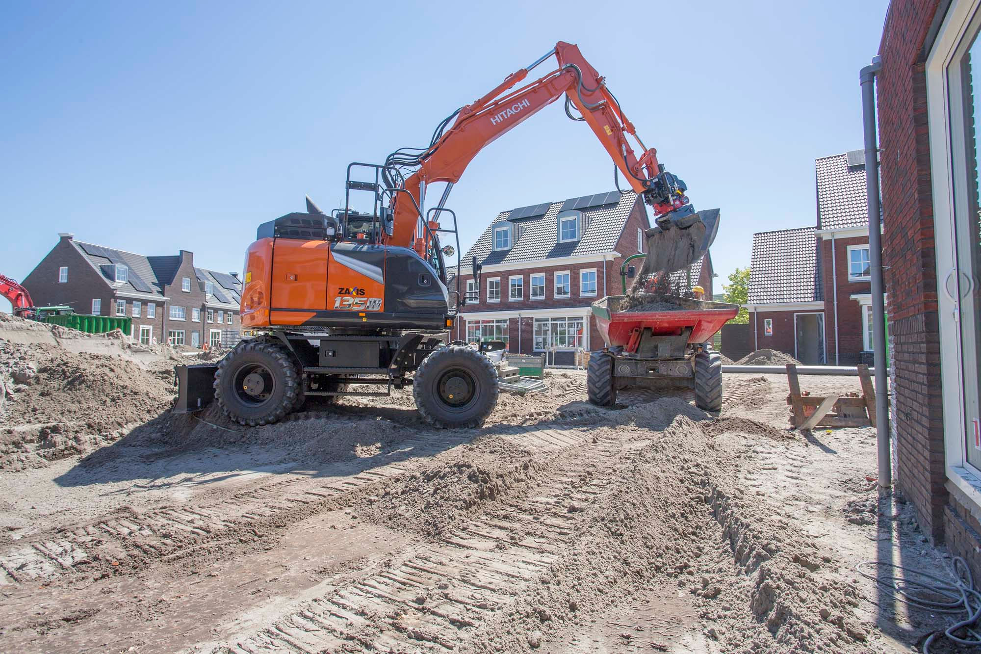 Hitachi presenta a Samoter anche i suoi escavatori gommati