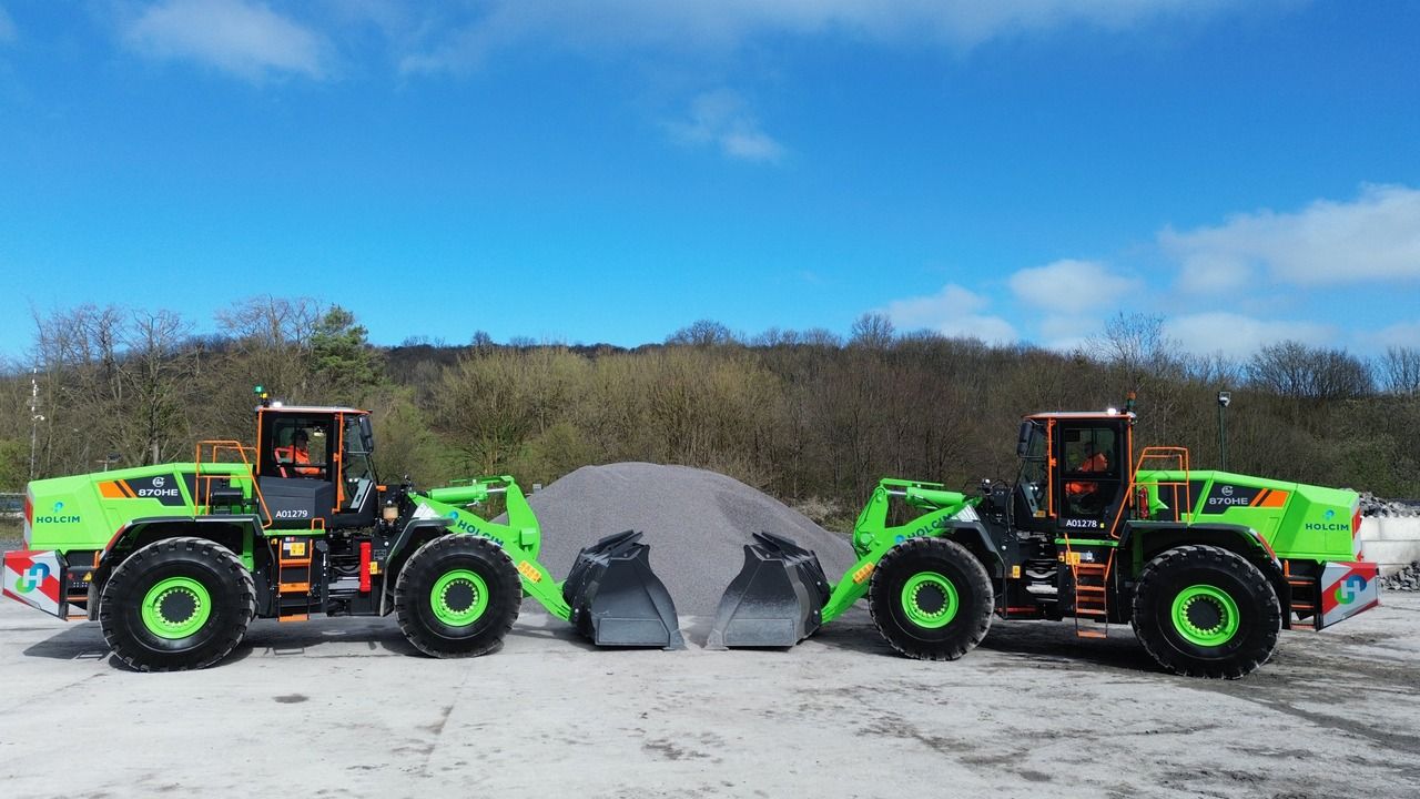 LiuGong consegna altre due pale gommate 870HE negli impianti Holcim