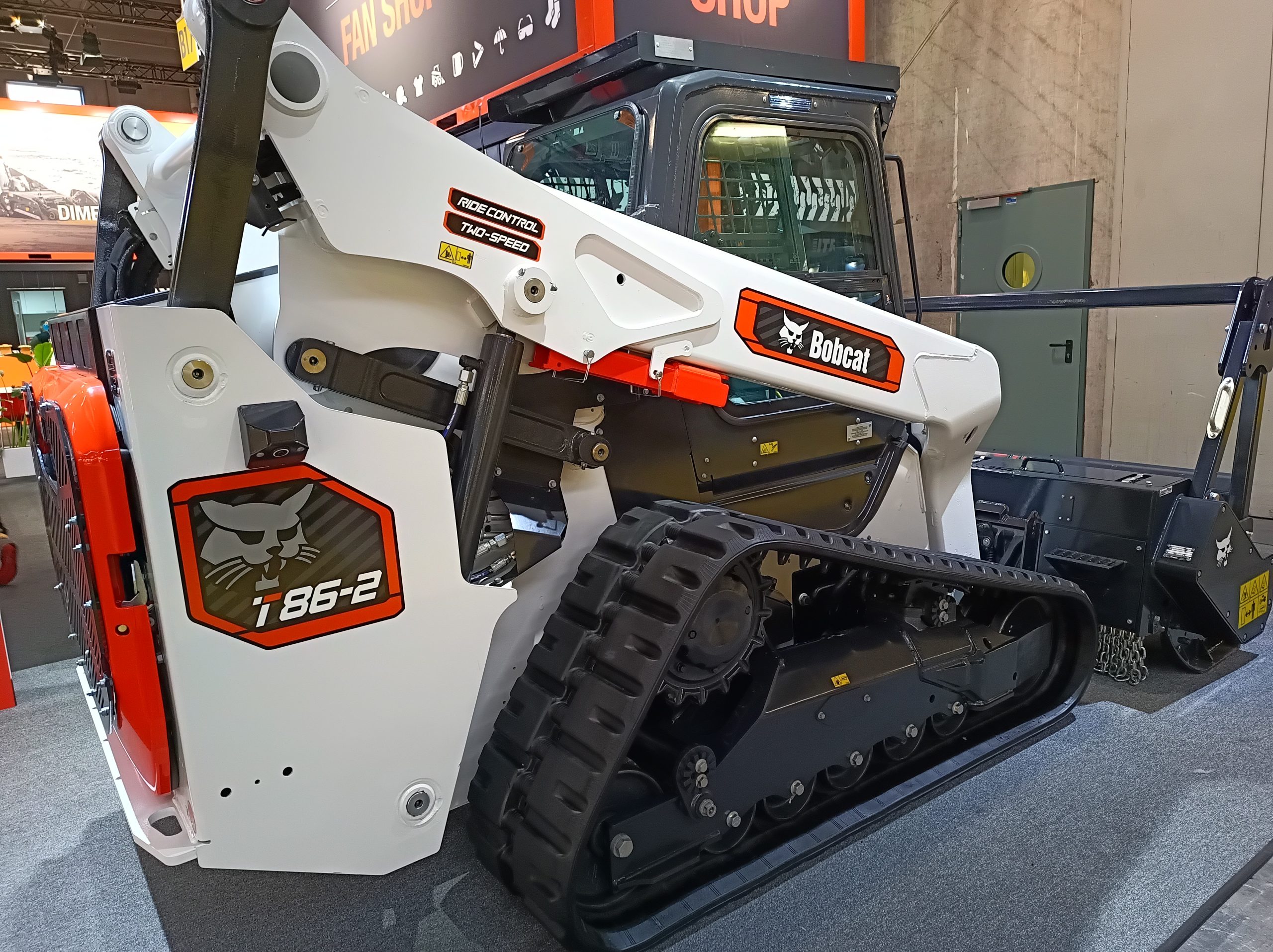 Bobcat ha completamente rinnovato le sue minipale 66, 76 e 86 sia gommate che cingolate